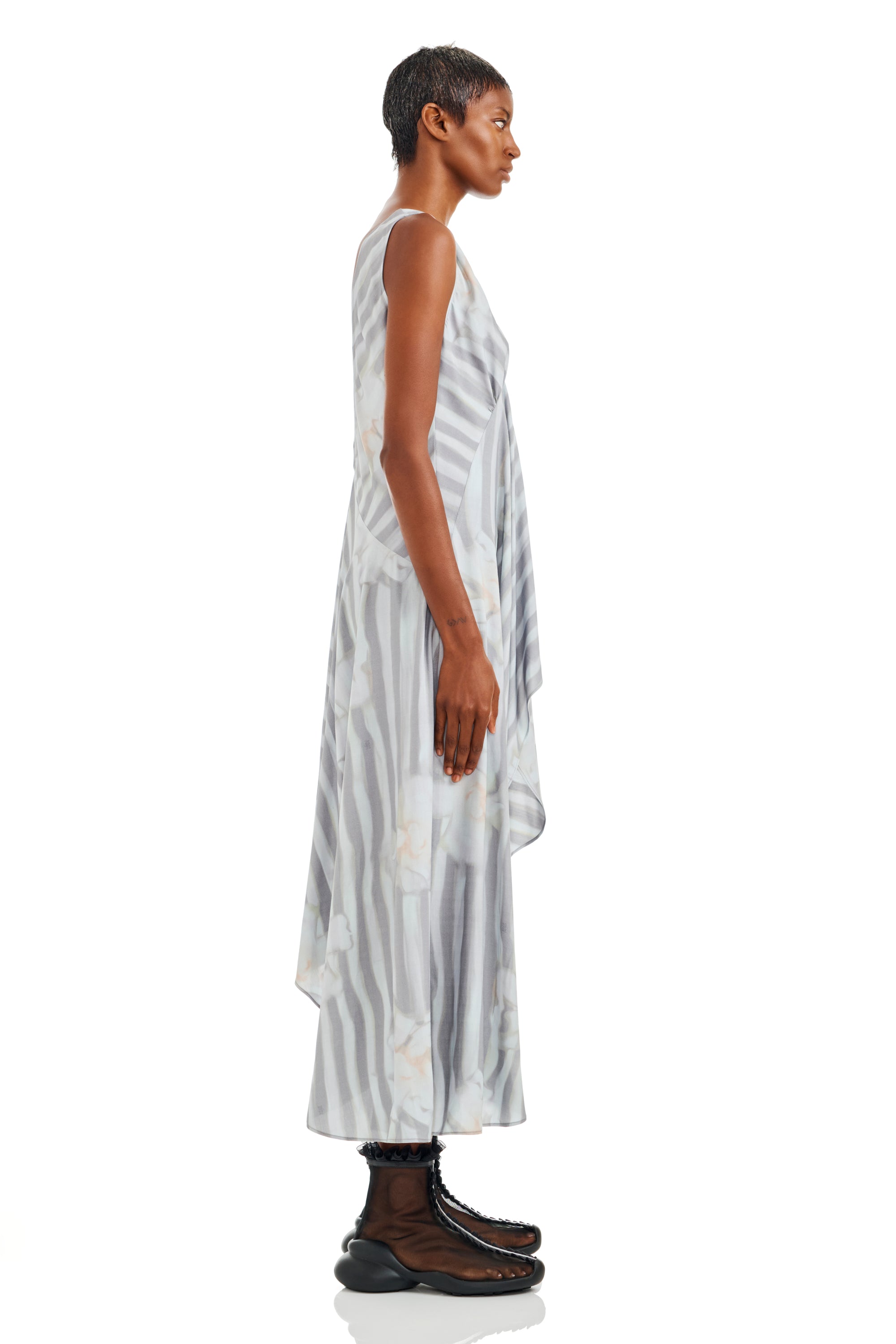 WASHED WAVY NAVY FLOWER STRIPE TULIP DRESS