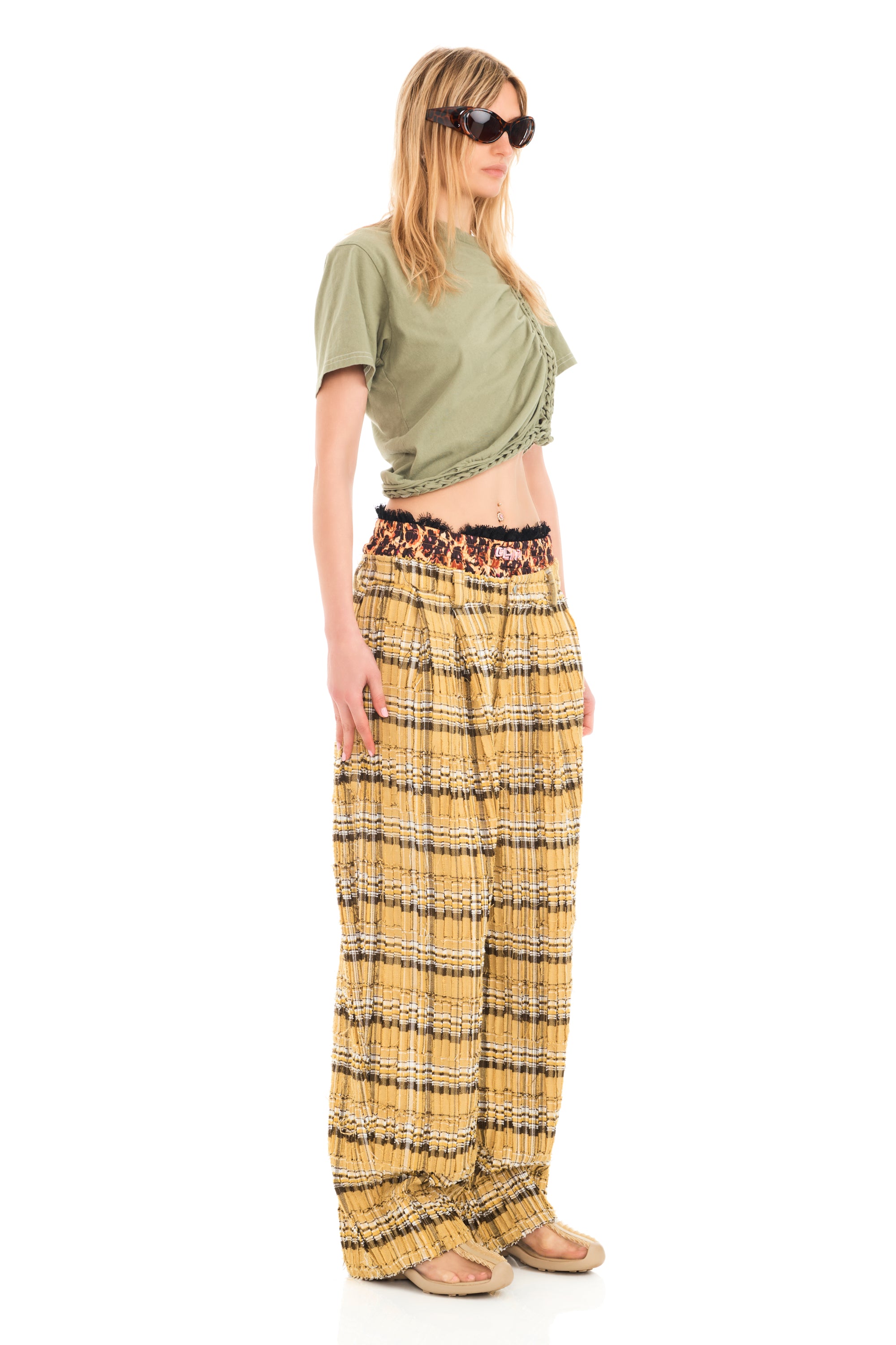 OLIVE CLOVER TEE