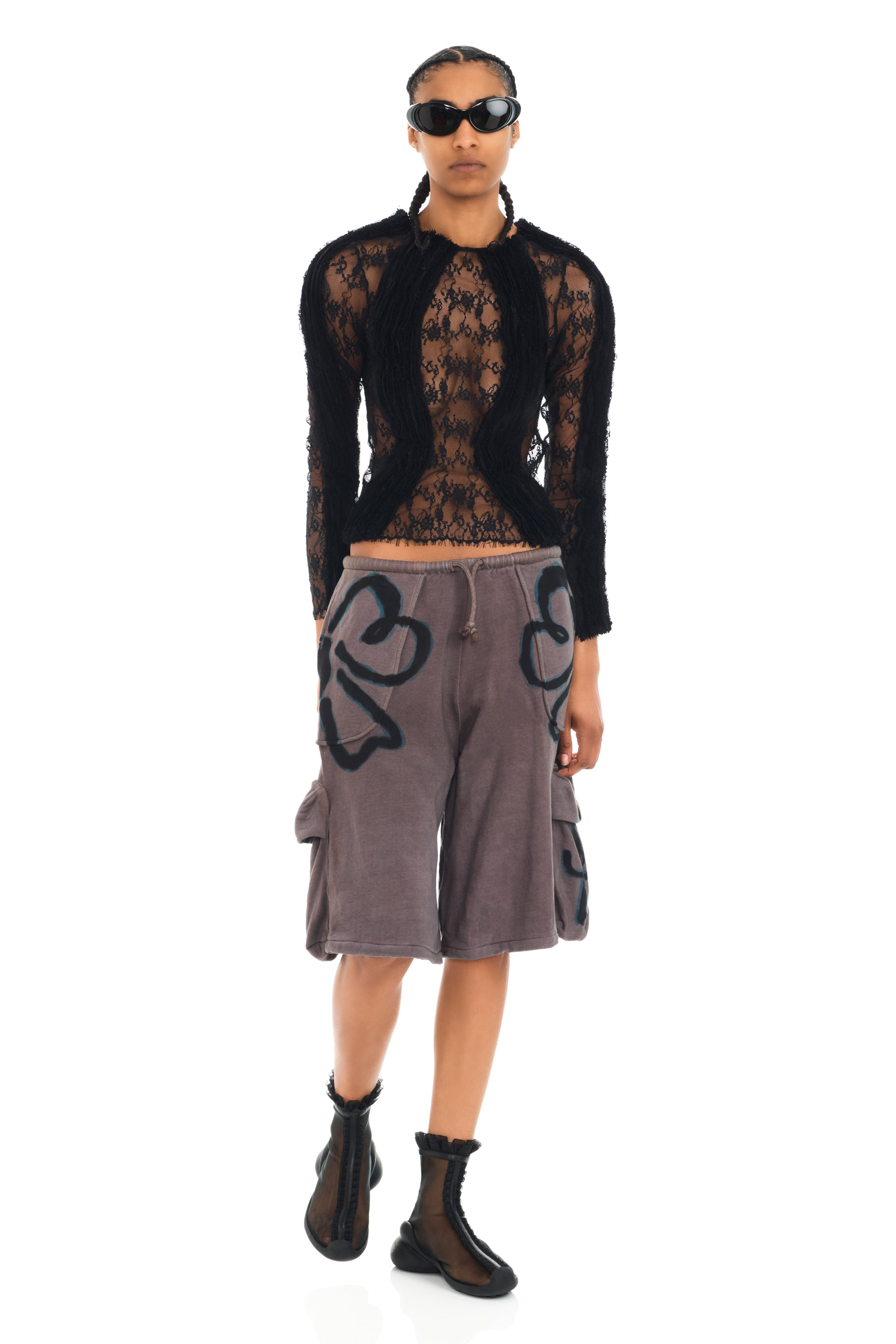 CHARCOAL FLOWER CARGO SWEATSHORTS