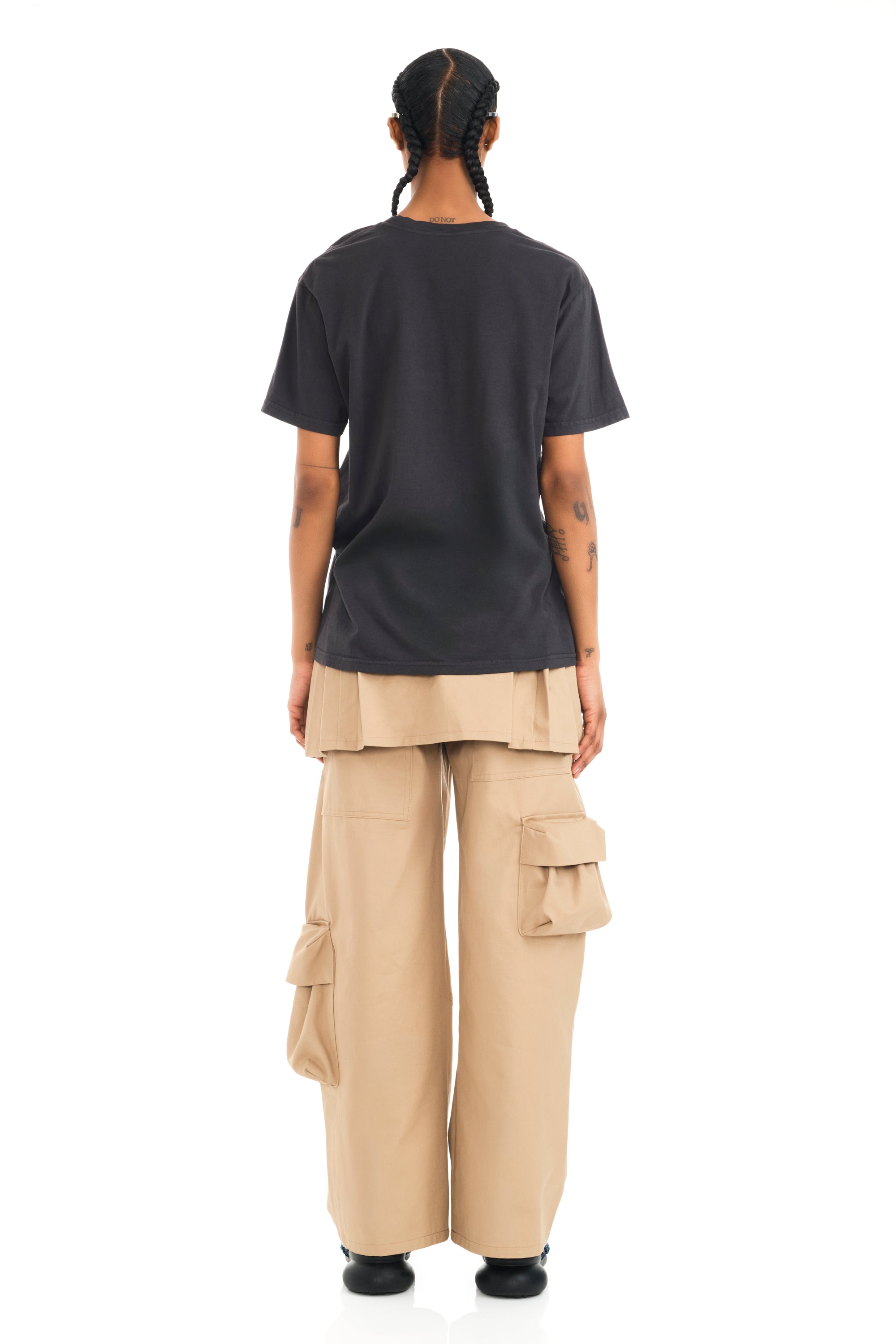 CHARCOAL FLOWER PAINTED TEE