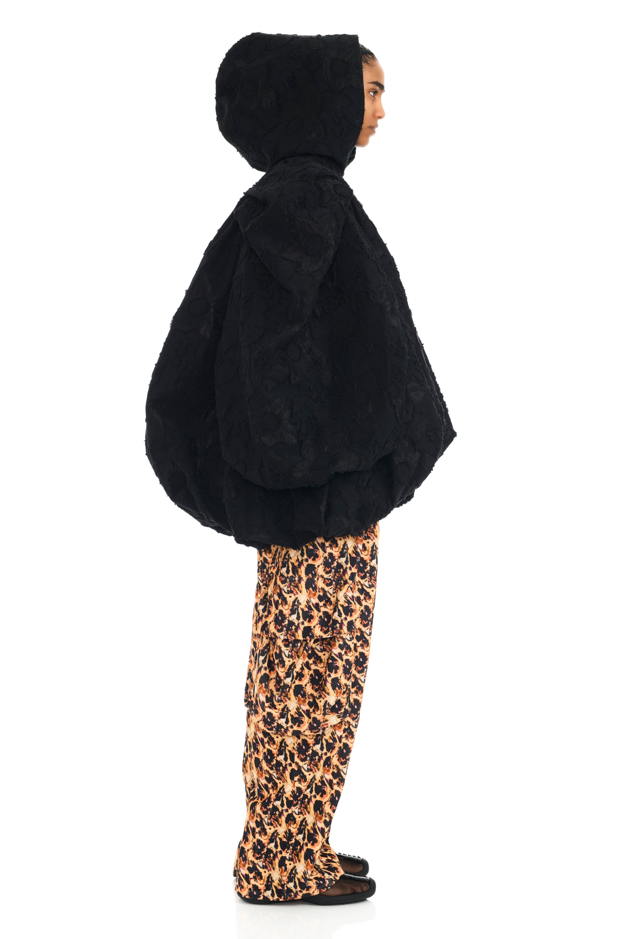 BLACK PILLOW COAT