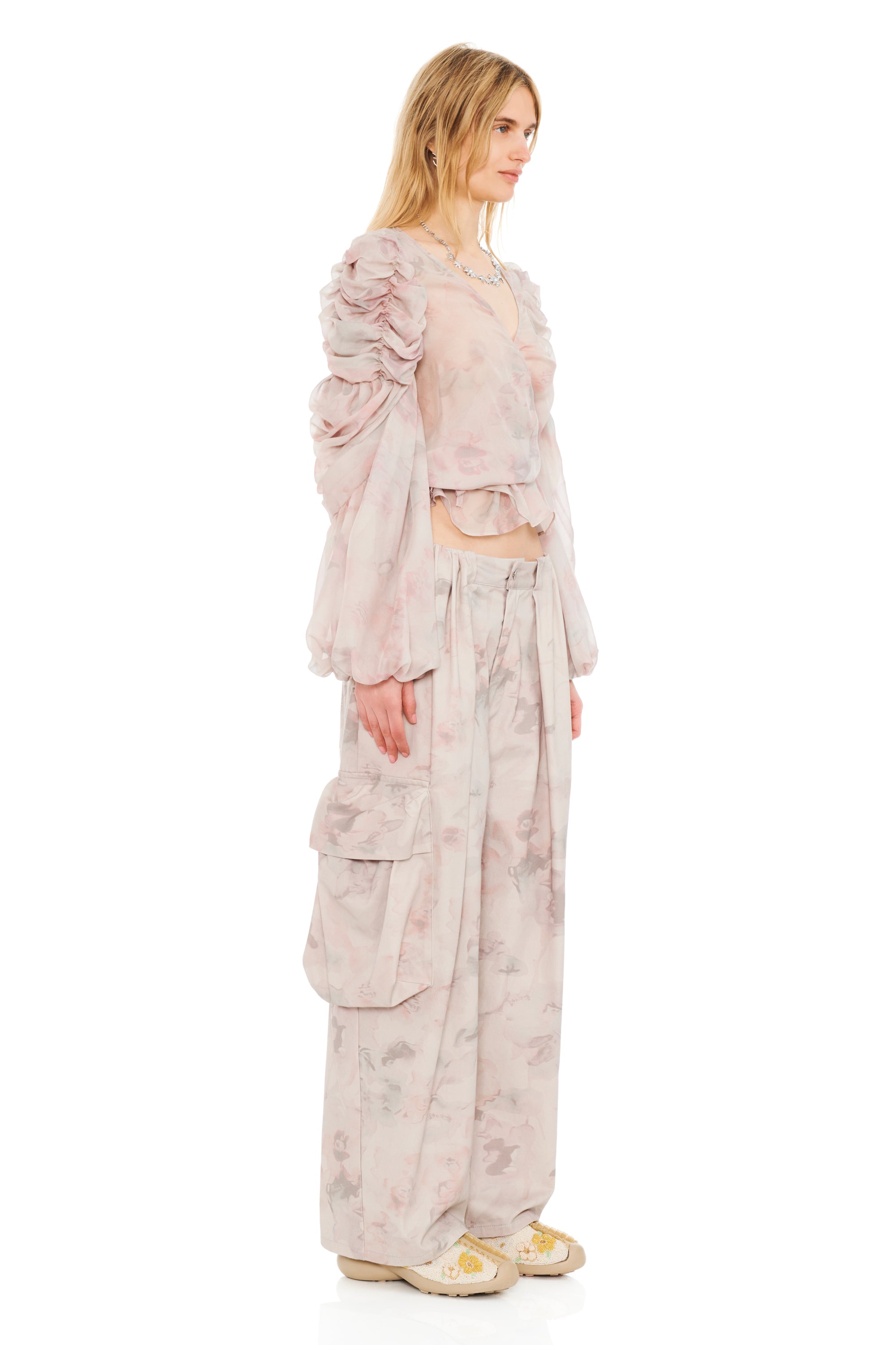 WASHED BEIGE WATERCOLOR ROSES PLEATED CARGO PANT