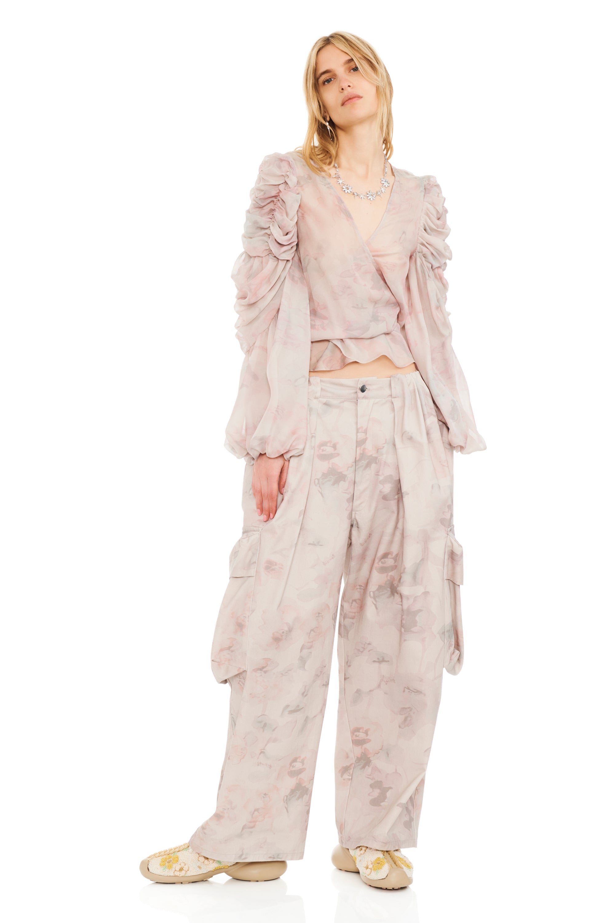 WASHED BEIGE WATERCOLOR ROSES PLEATED CARGO PANT