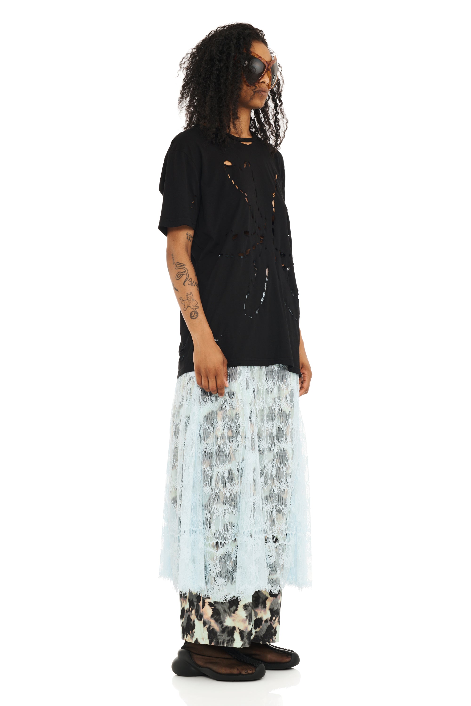 BLACK REMNANT FLOWER TEE