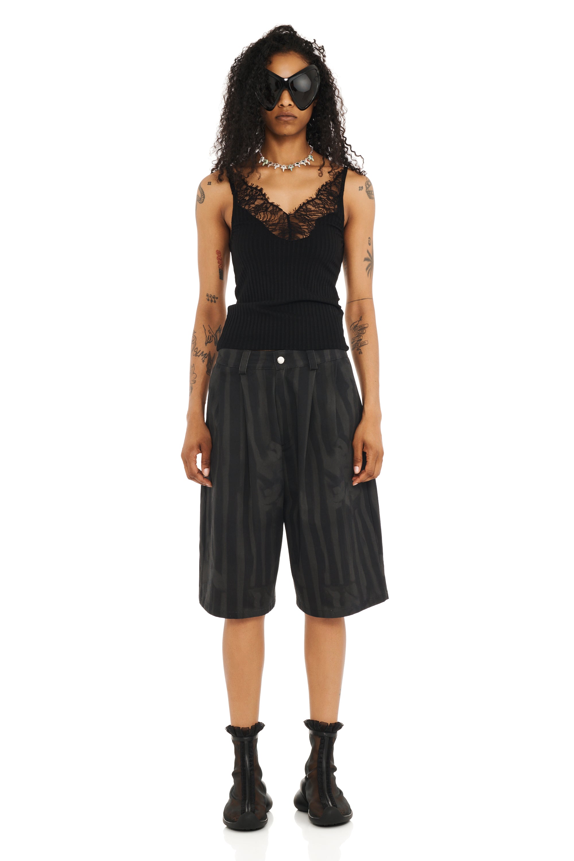 BLACK WAVY FLORAL STRIPE CATCHFLY SHORTS