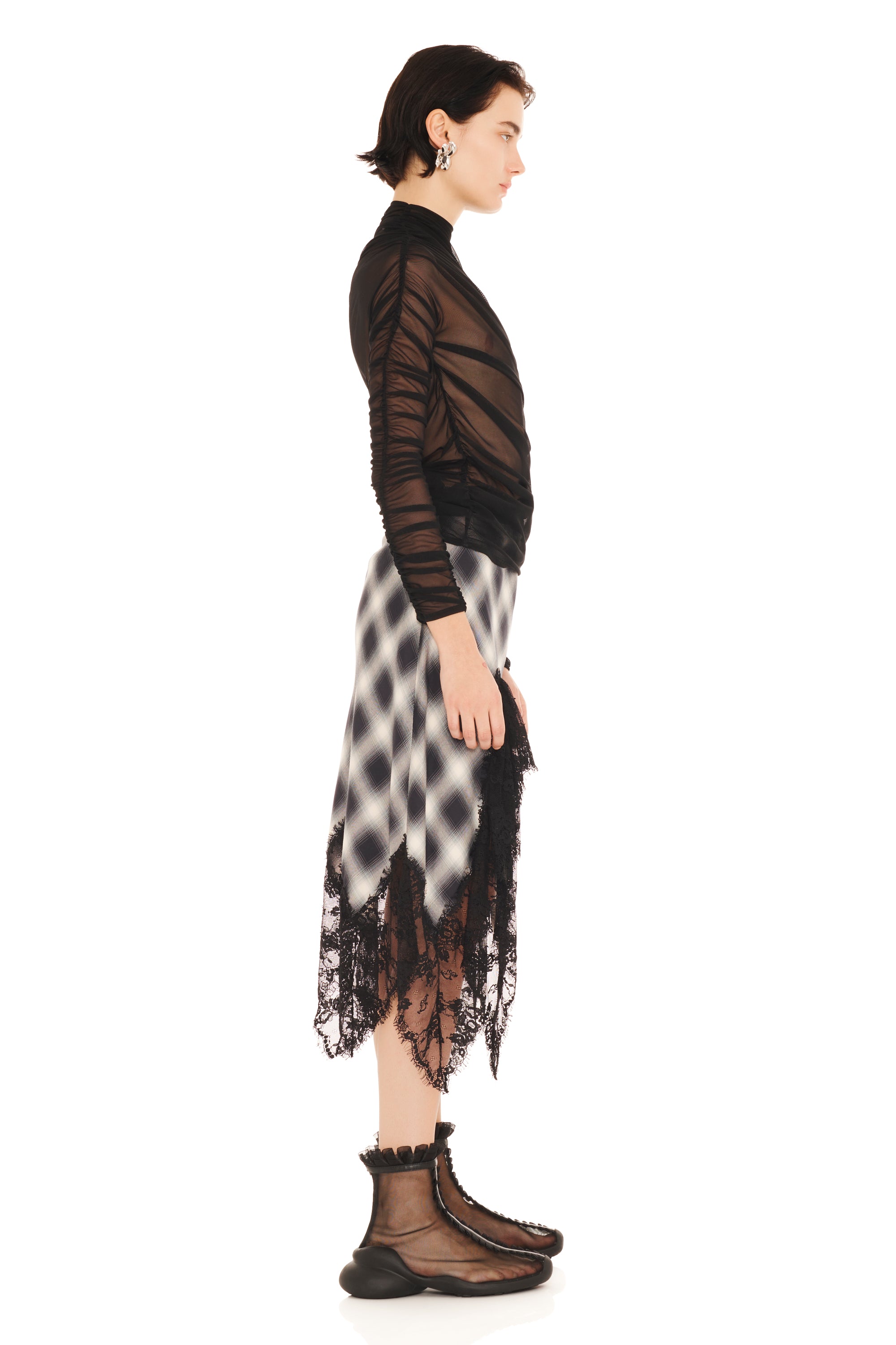 BLACK NETTLE L/S TOP
