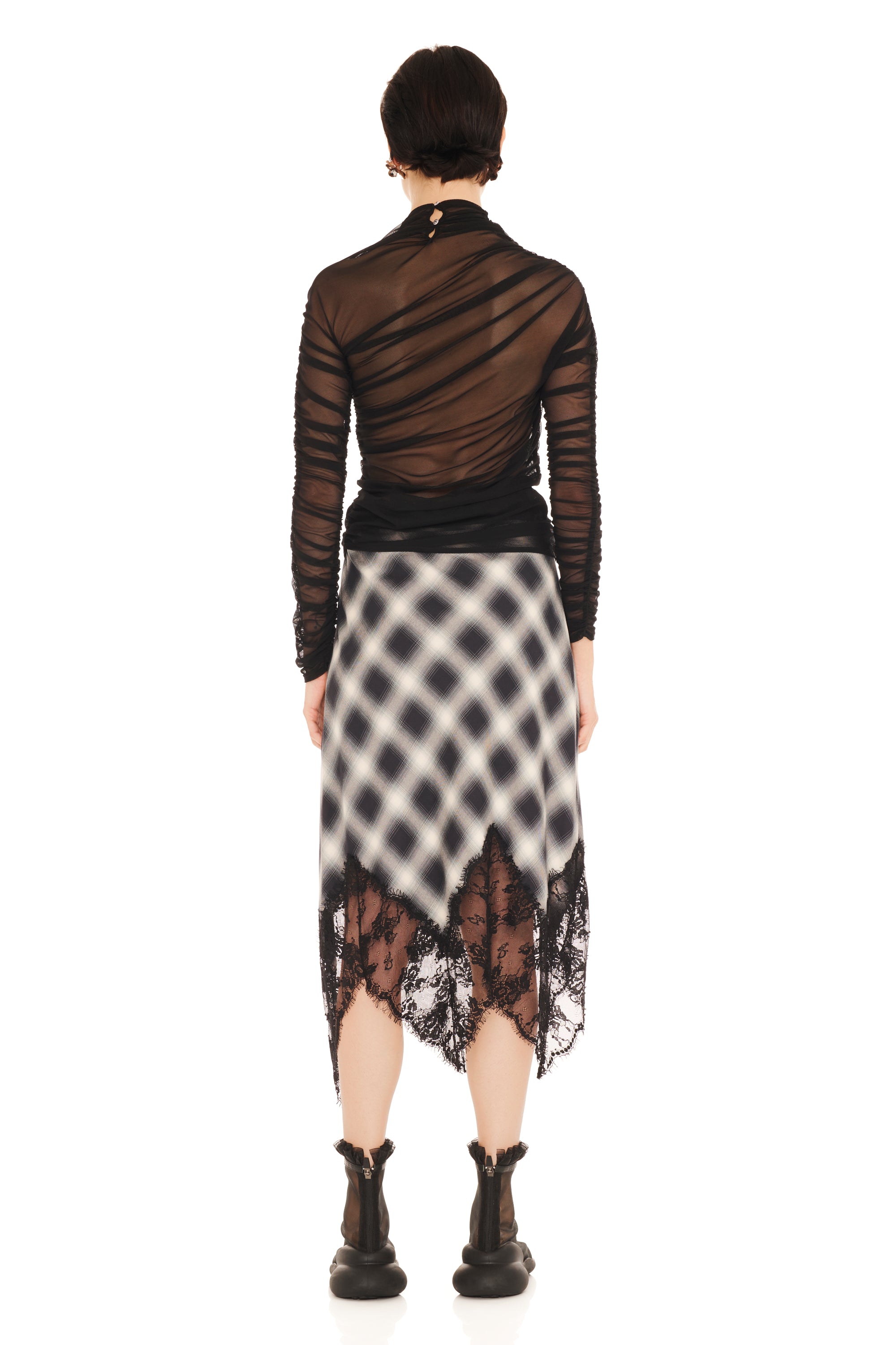 BLACK NETTLE L/S TOP