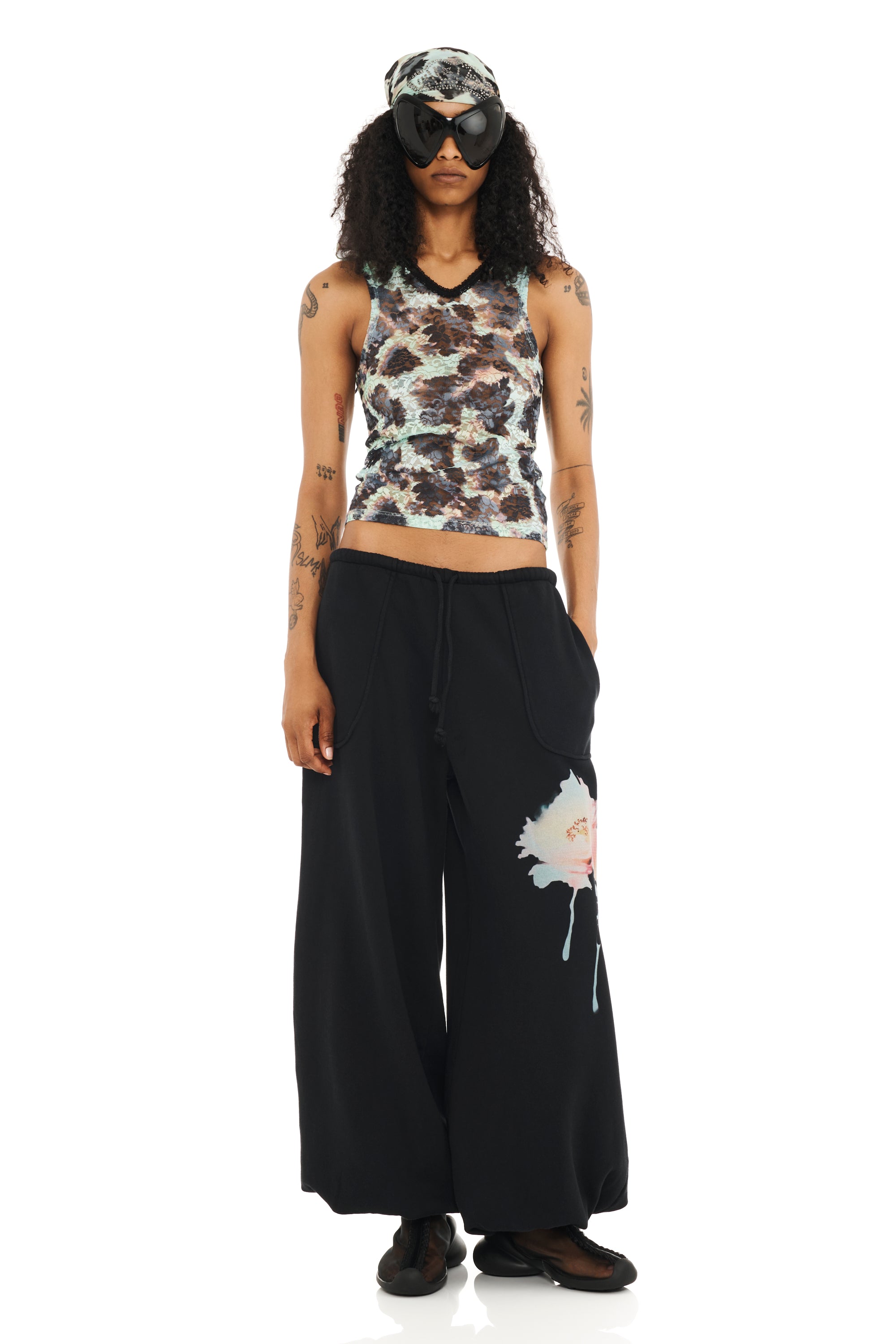 BLACK FLOWER DREAM BALLOON SWEATPANT