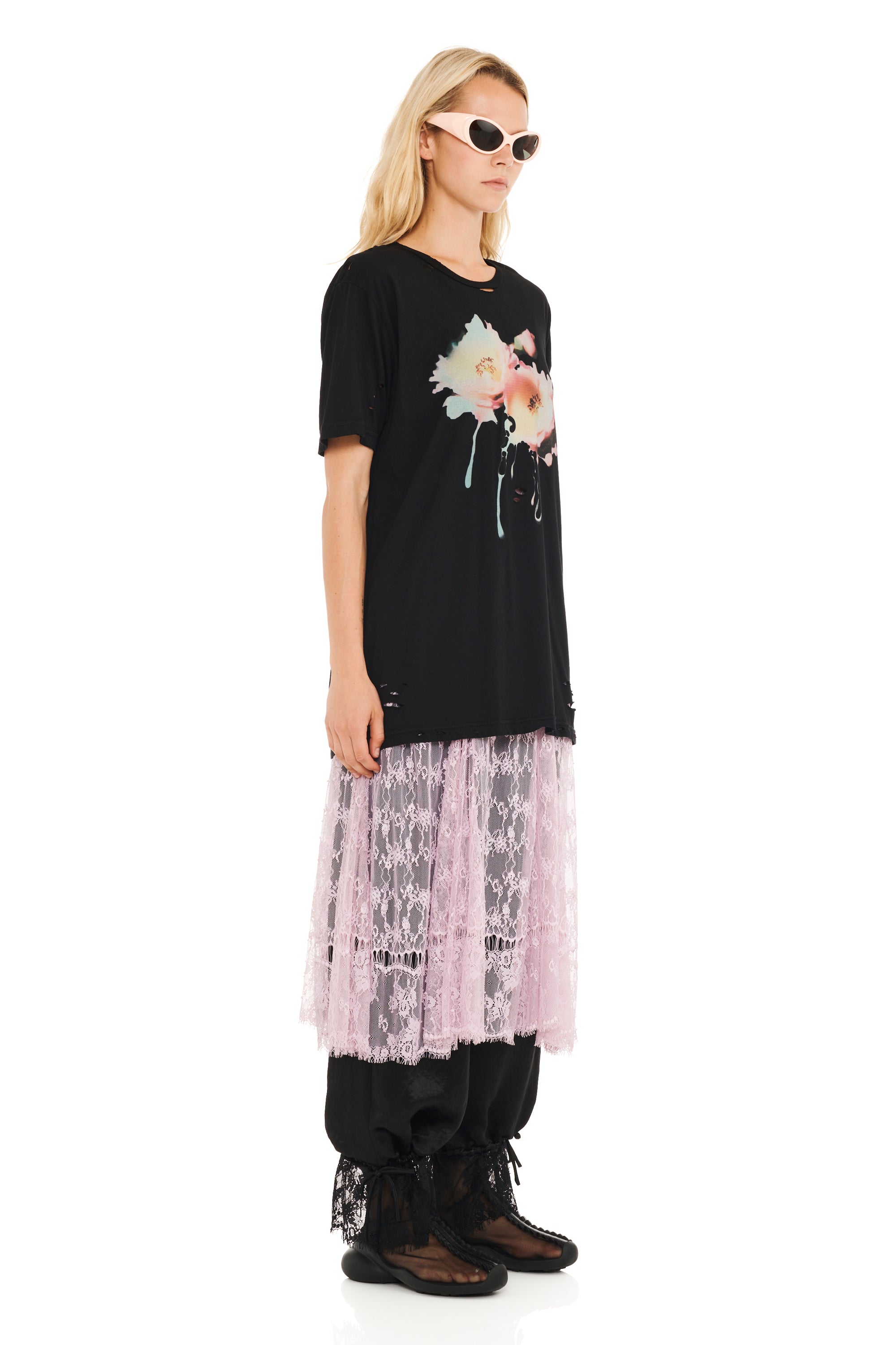 BLACK FLOWER DREAM DISTRESSED GRAPHIC TEE