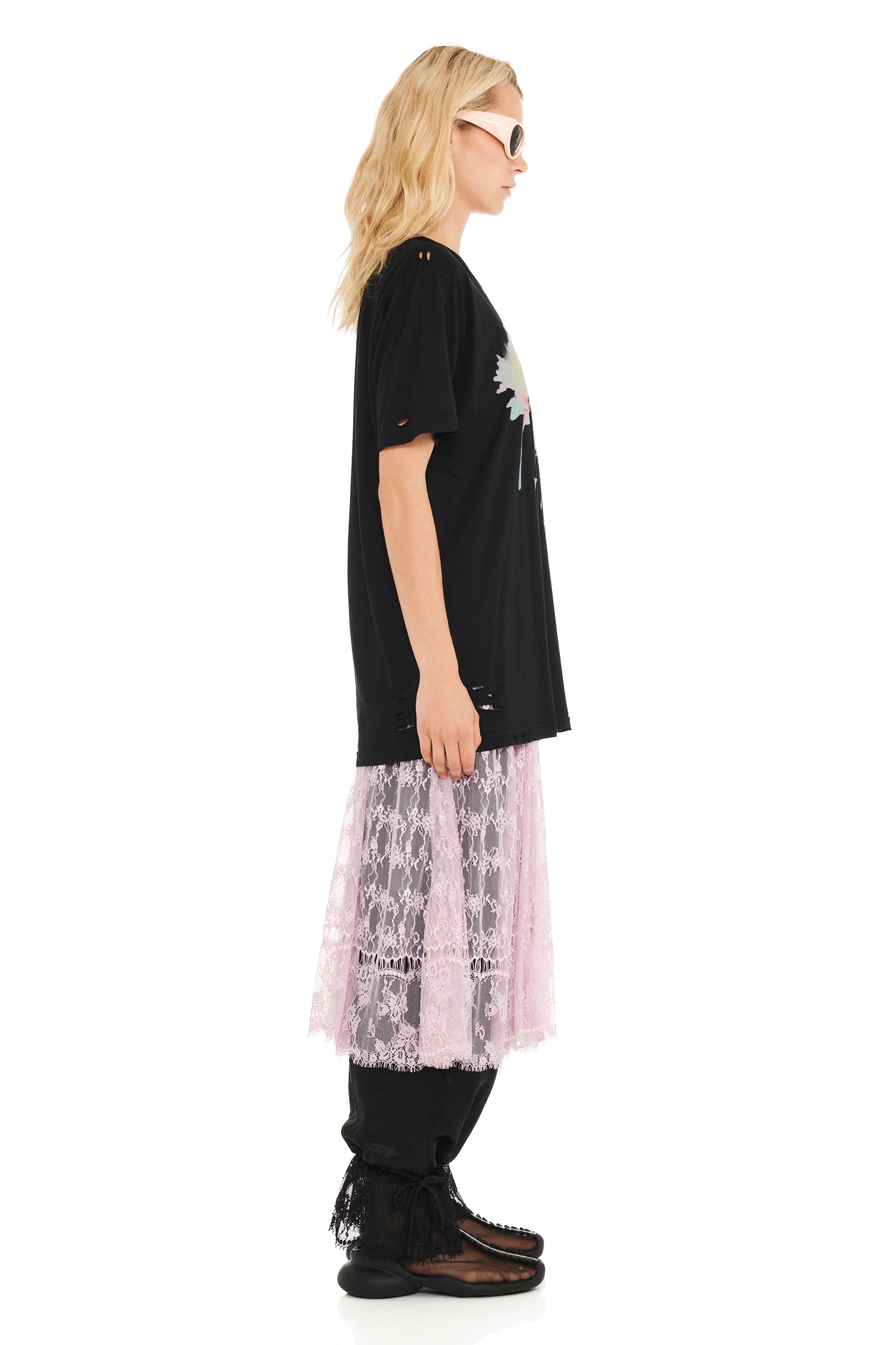 BLACK FLOWER DREAM DISTRESSED GRAPHIC TEE