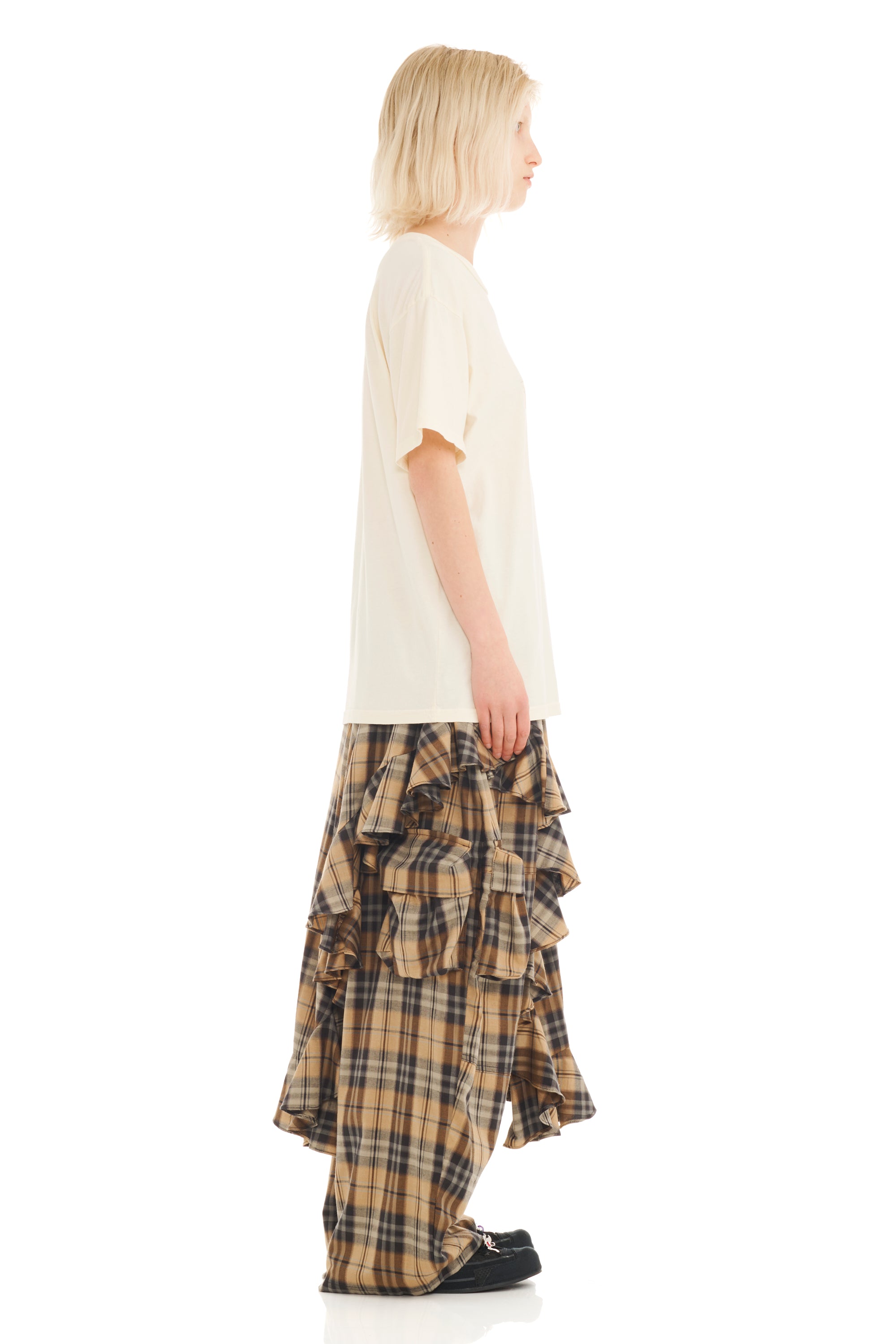 CREAM GOTH FLOWER DRIP GRAPHIC TEE
