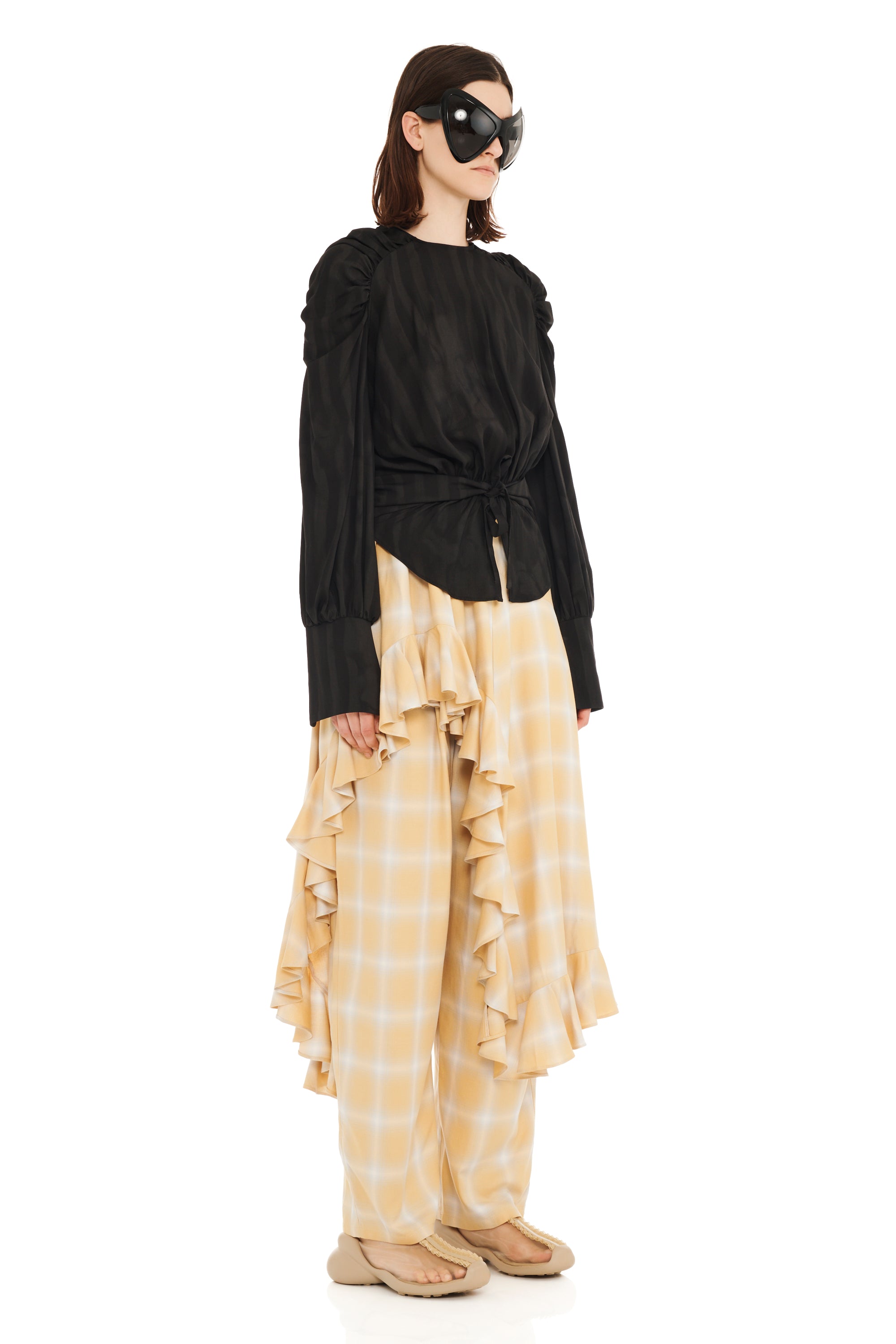 BLACK WAVY FLOWER STRIPE IRIS TOP