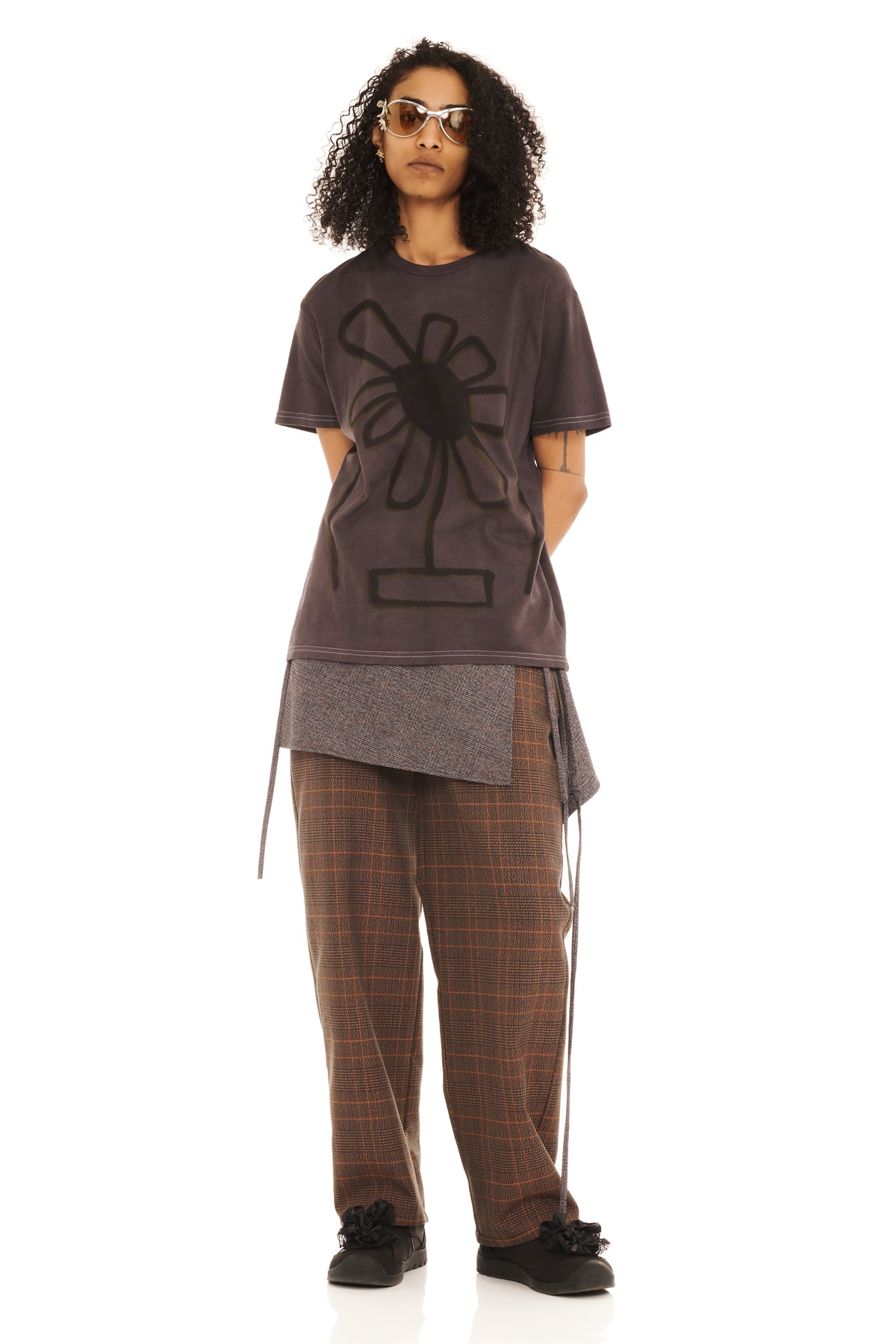 DARK CHARCOAL FLOWER POT PAINTED TEE