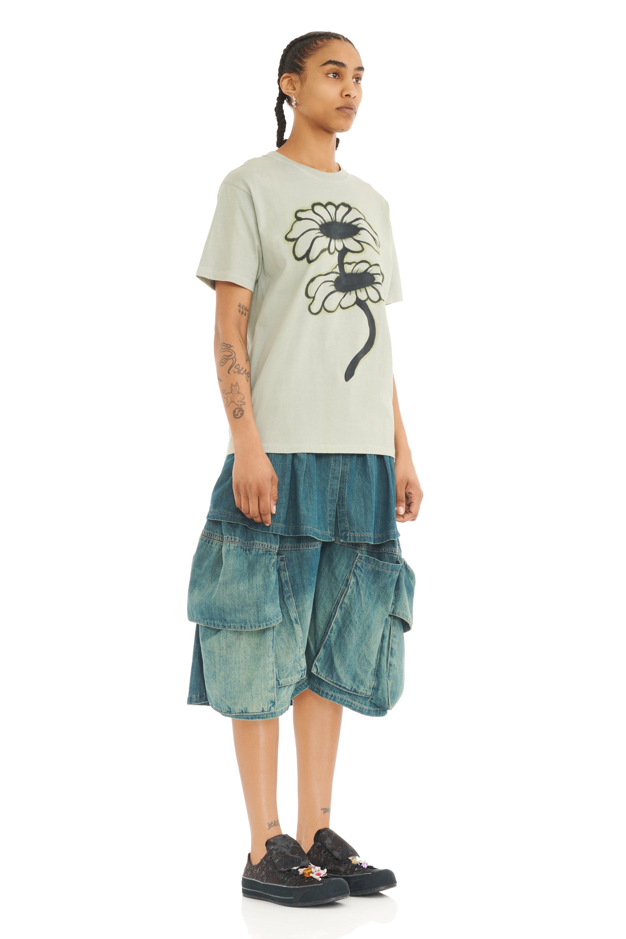 OLIVE TWIN FLOWERS PAINTED TEE
