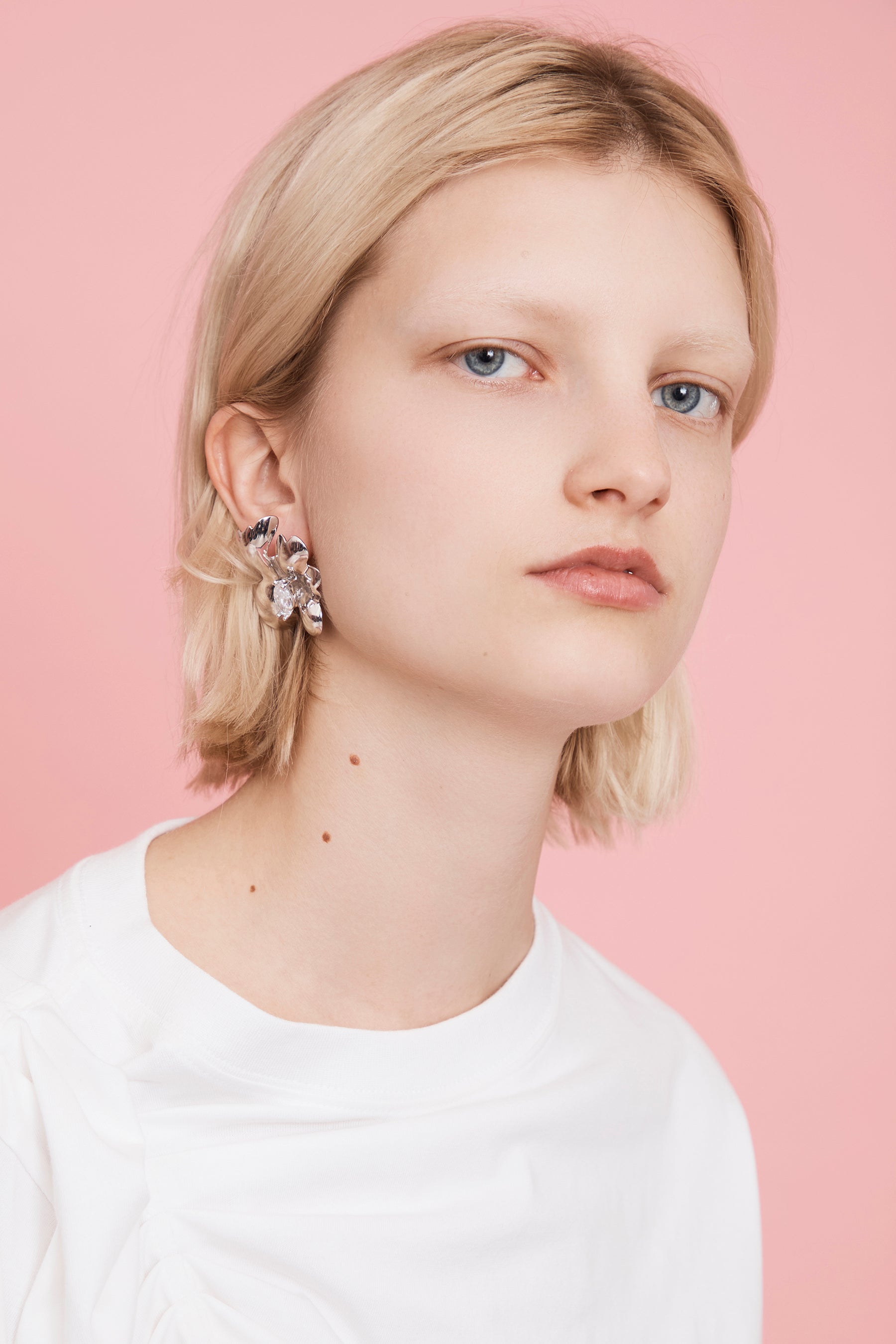 CRYSTAL CLEAR MOLTEN FLOWER EARRING