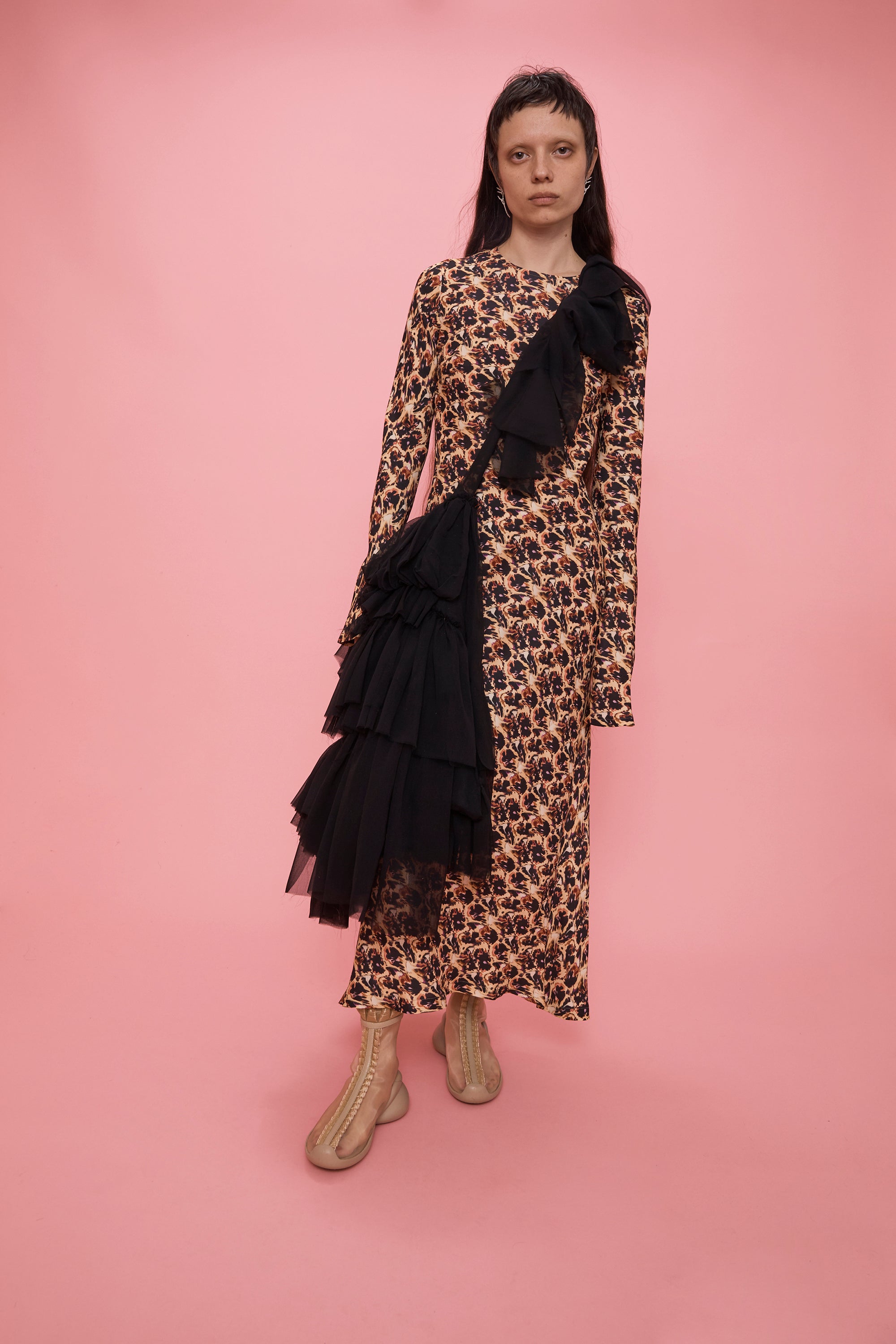 Silk ruffle draped cloud bag to dress up any outfit.