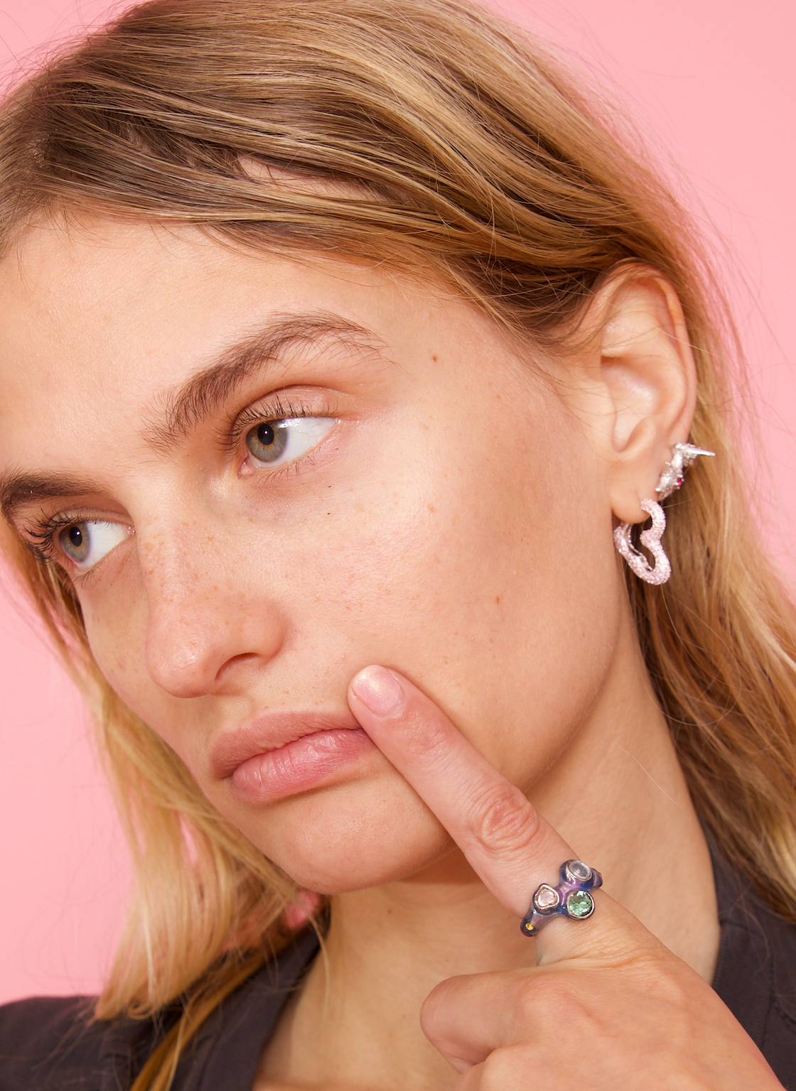 LIGHT PINK RHINESTONE HEART EARRINGS