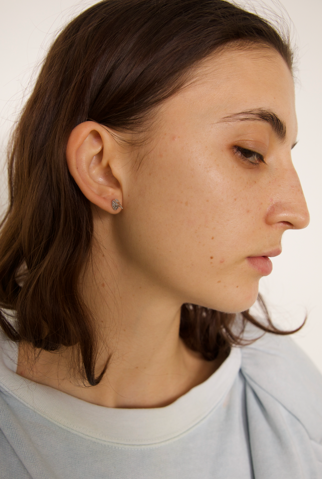 SOFT PINK CLEAR RHINESTONE HORN STUDS