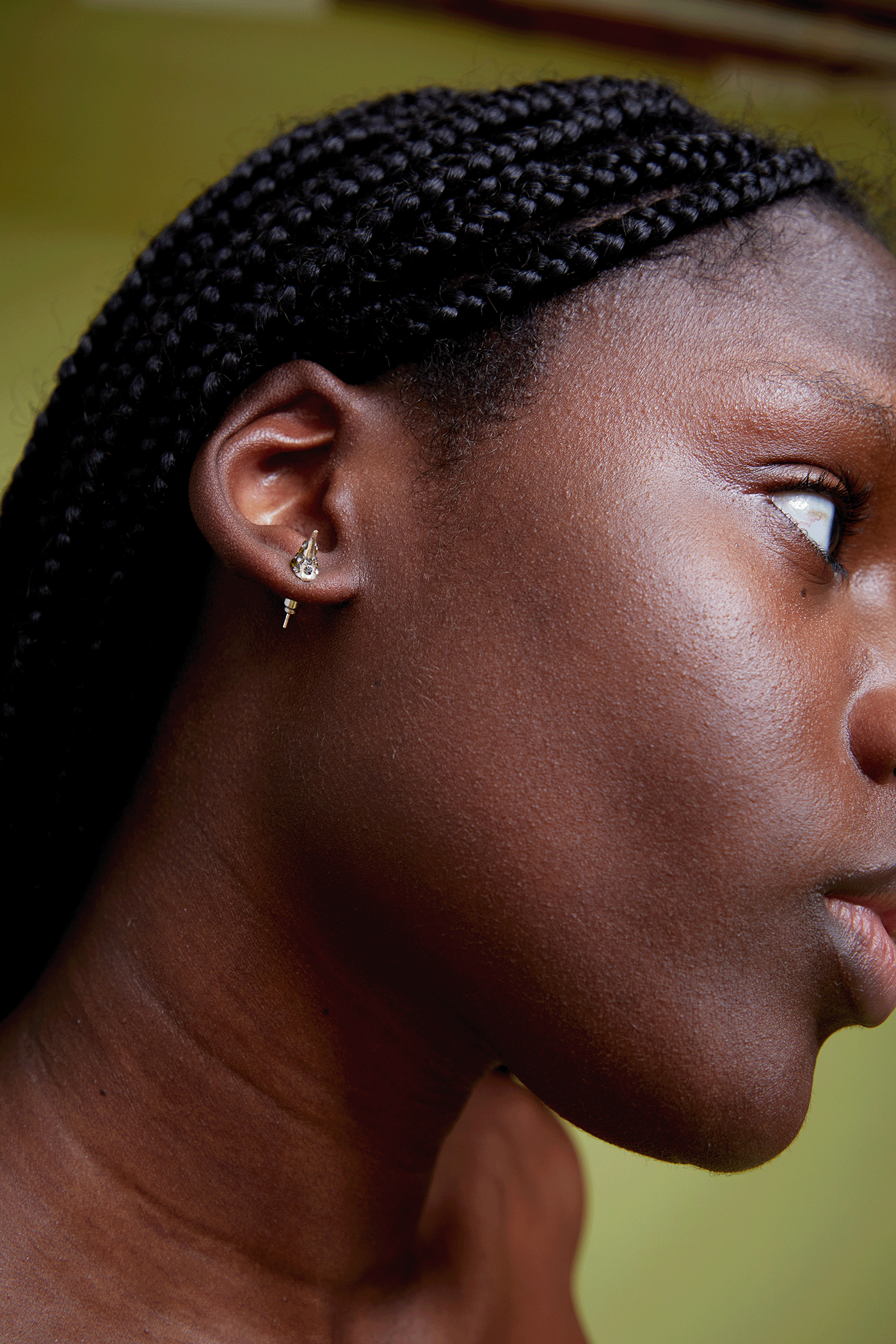 OLIVINE RHINESTONE HORN STUDS