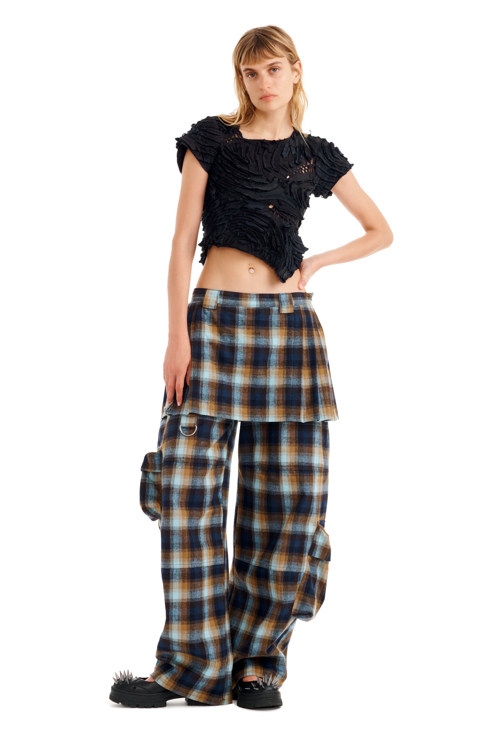 collina strada black neigh pant 完売 8万 collina strada black neigh pant 完売 8万 - メルカリ