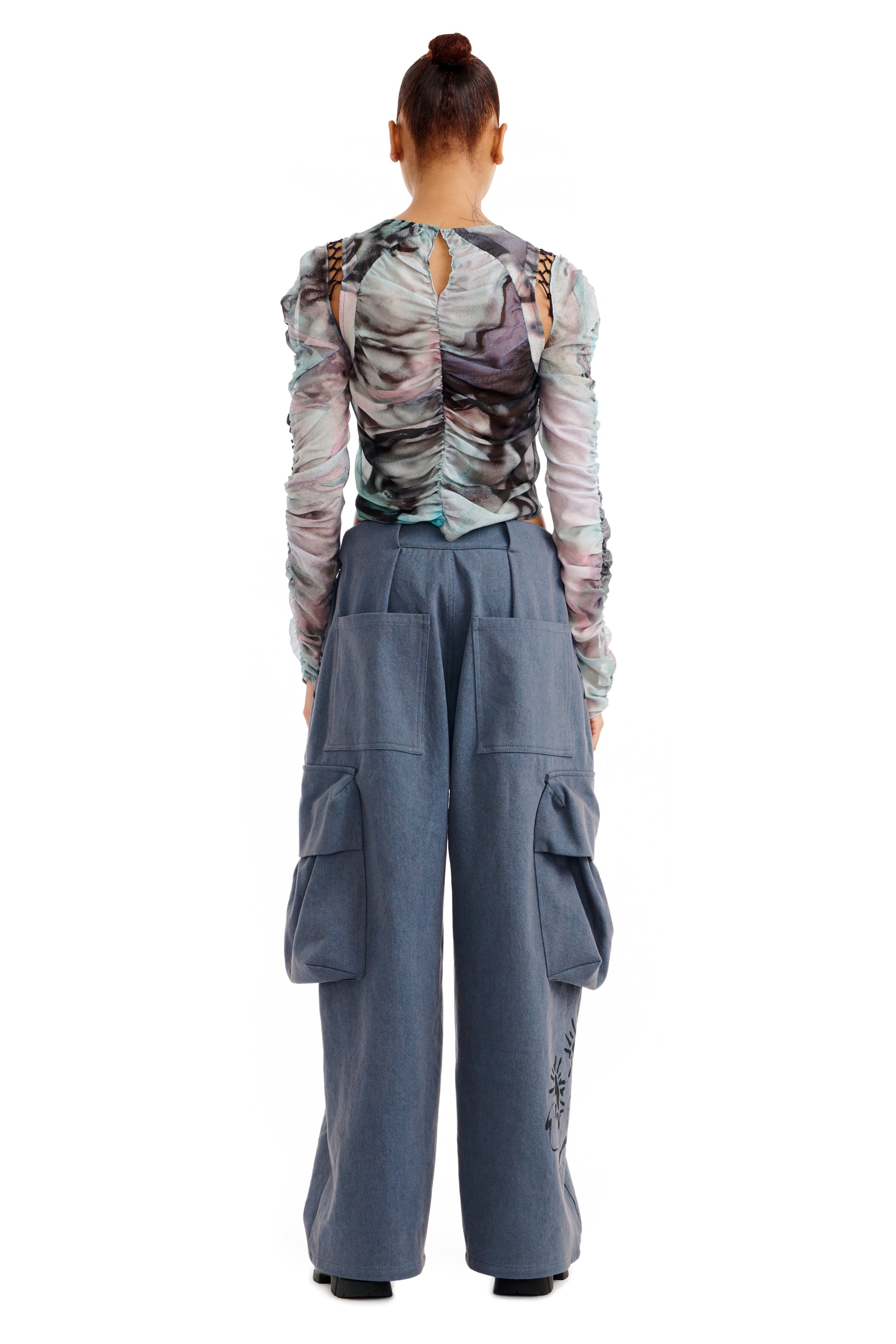 STREET コンテンポラリーファッション5 CHARCOAL DAISY PLEATED CARGO PANT | COLLINA STRADA