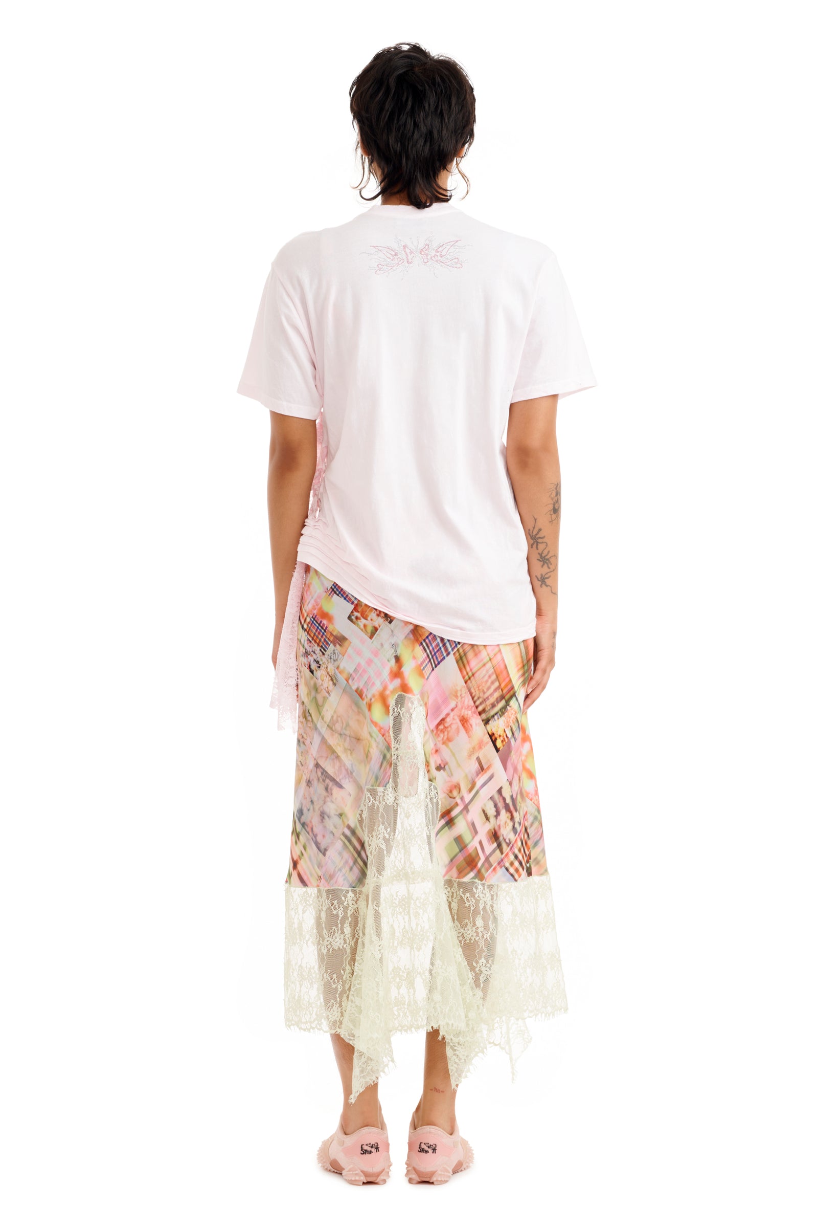 【関税込み】Collina Strada ピンク Lace Heart Nash Tシャツ 24.06.