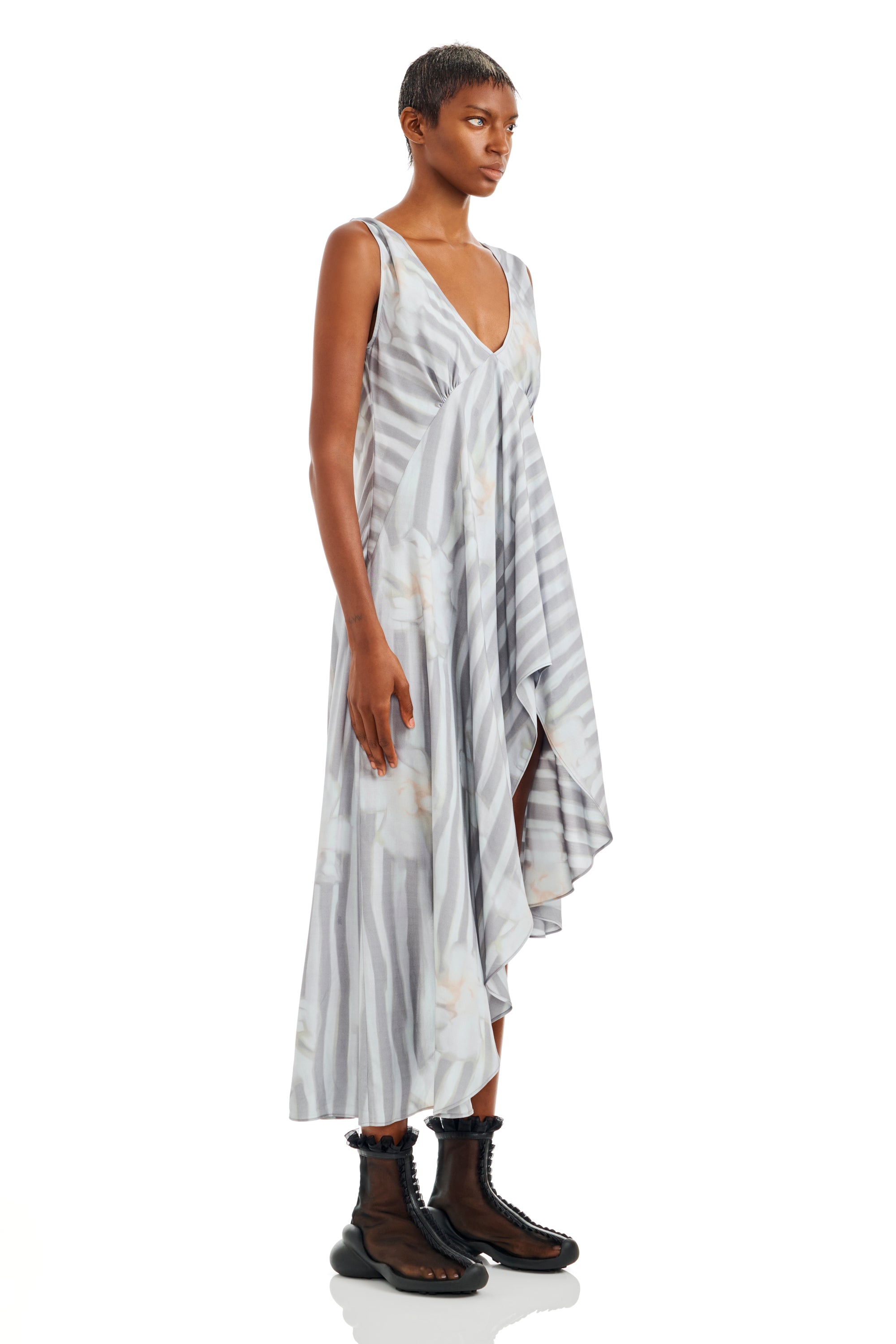 WASHED WAVY NAVY FLOWER STRIPE TULIP DRESS