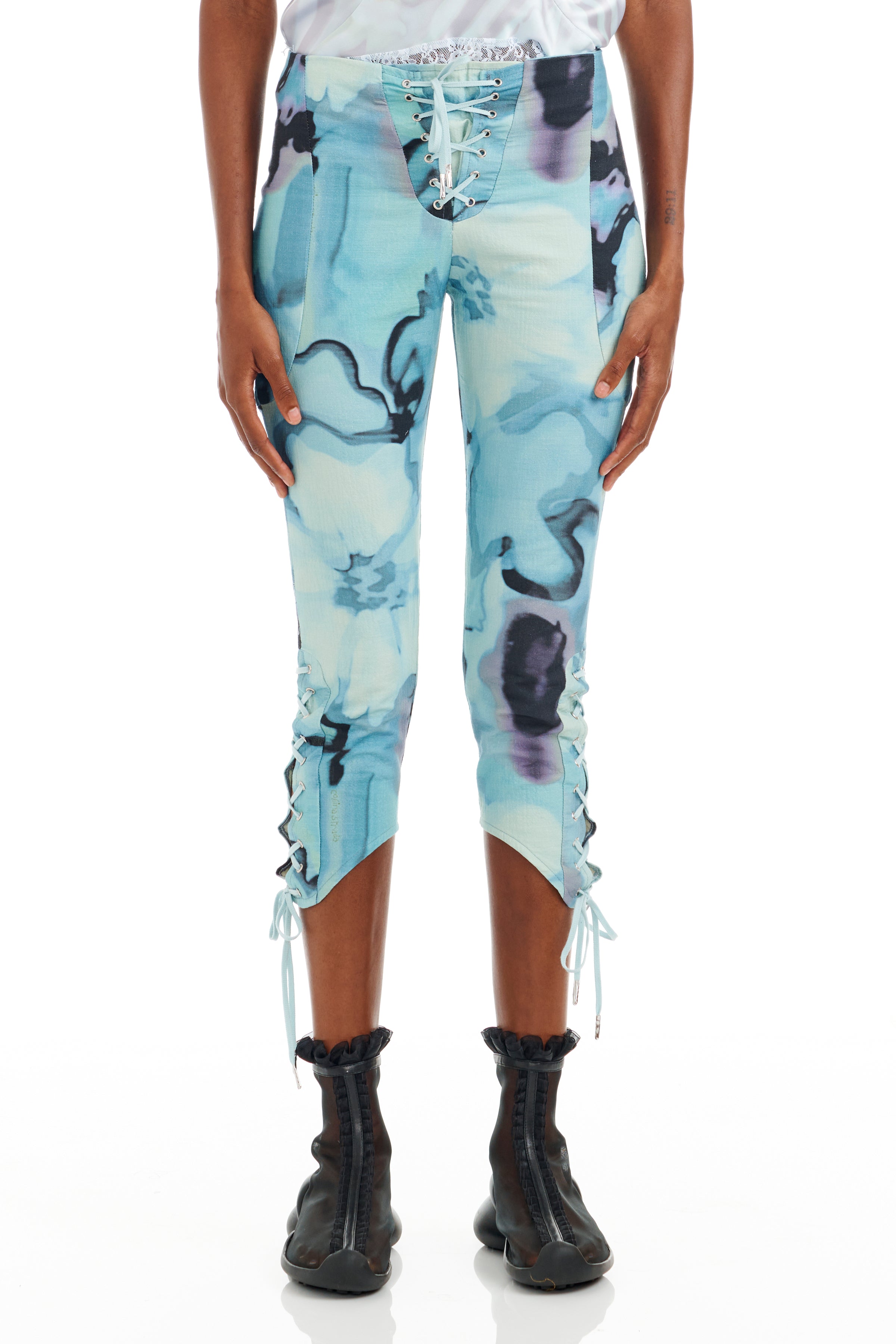SKY WATERCOLOR FLORAL BANEBERRY PANT