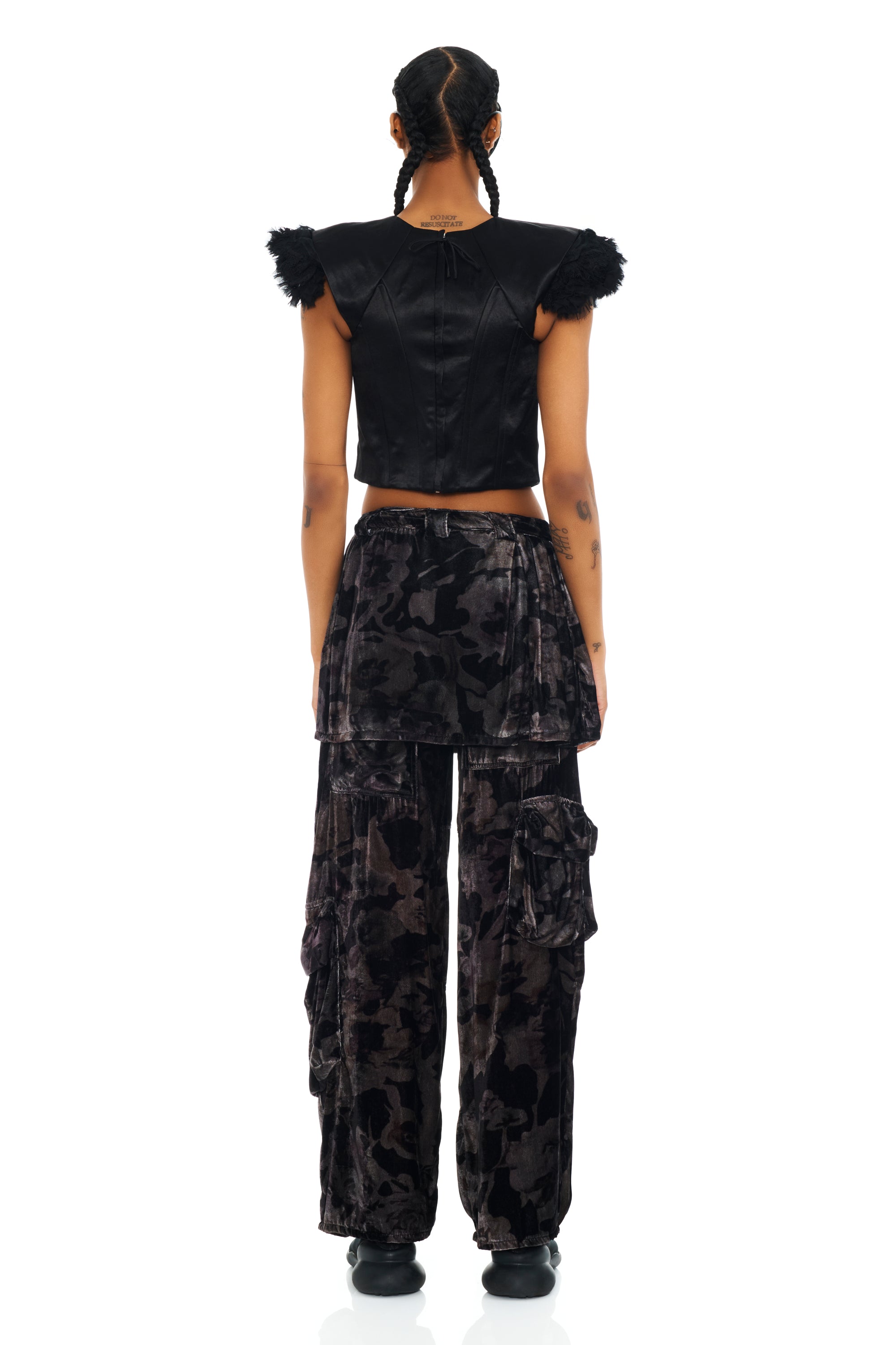 BLACK WATERCOLOR ROSES LAWN SKIRT CARGO PANT