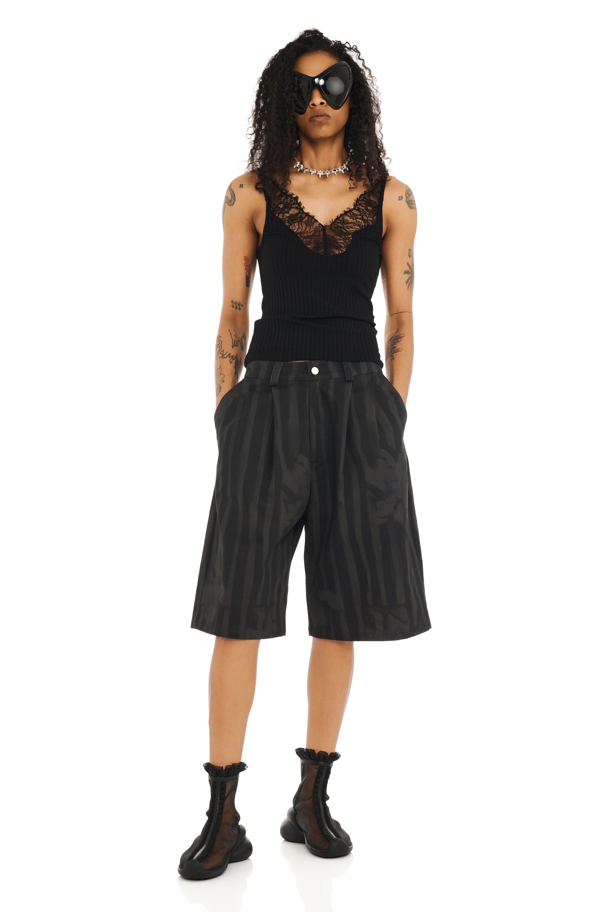 BLACK WAVY FLORAL STRIPE CATCHFLY SHORTS