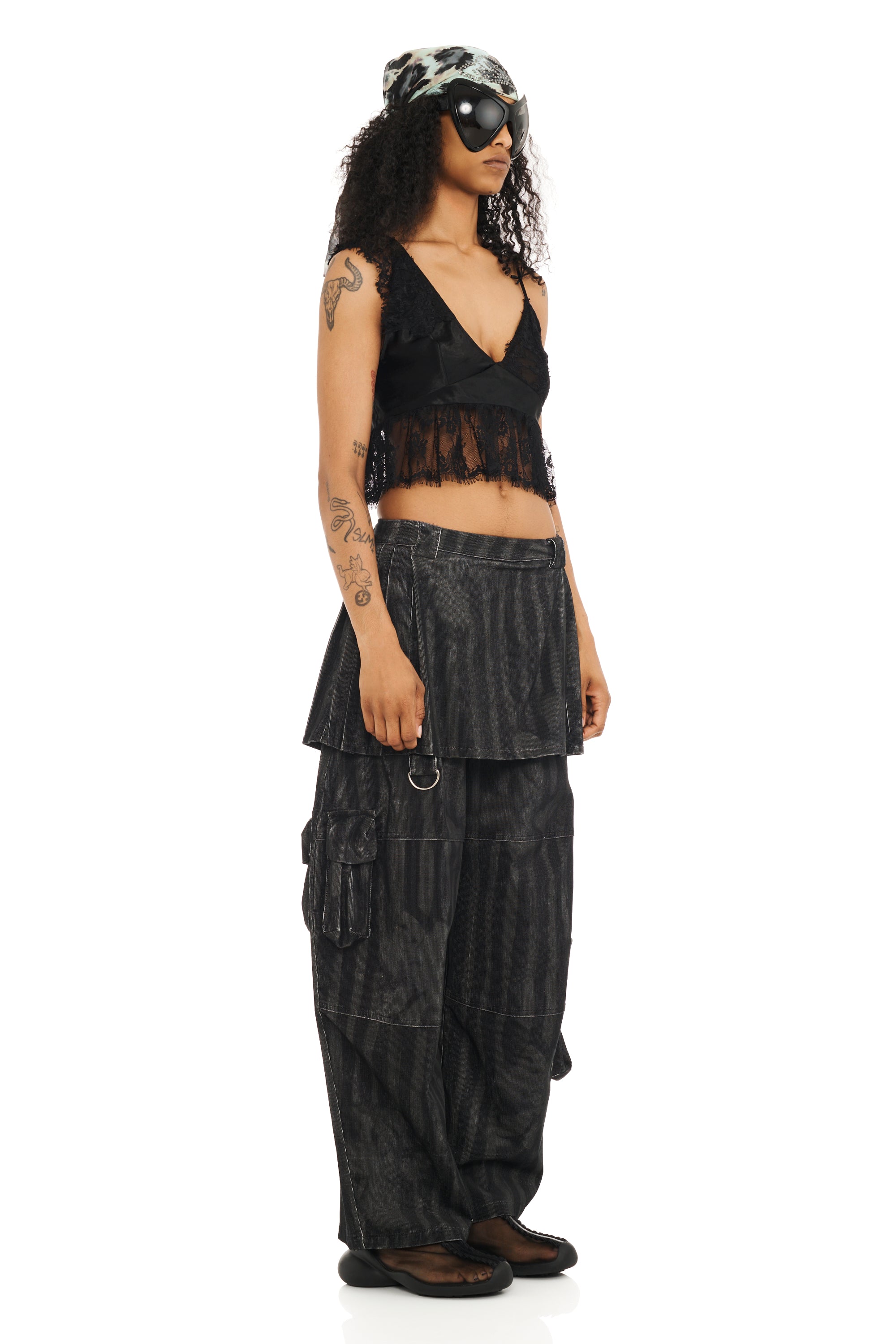 BLACK WAVY FLOWER STRIPE LAWN SKIRT CARGO PANT | Collina Strada