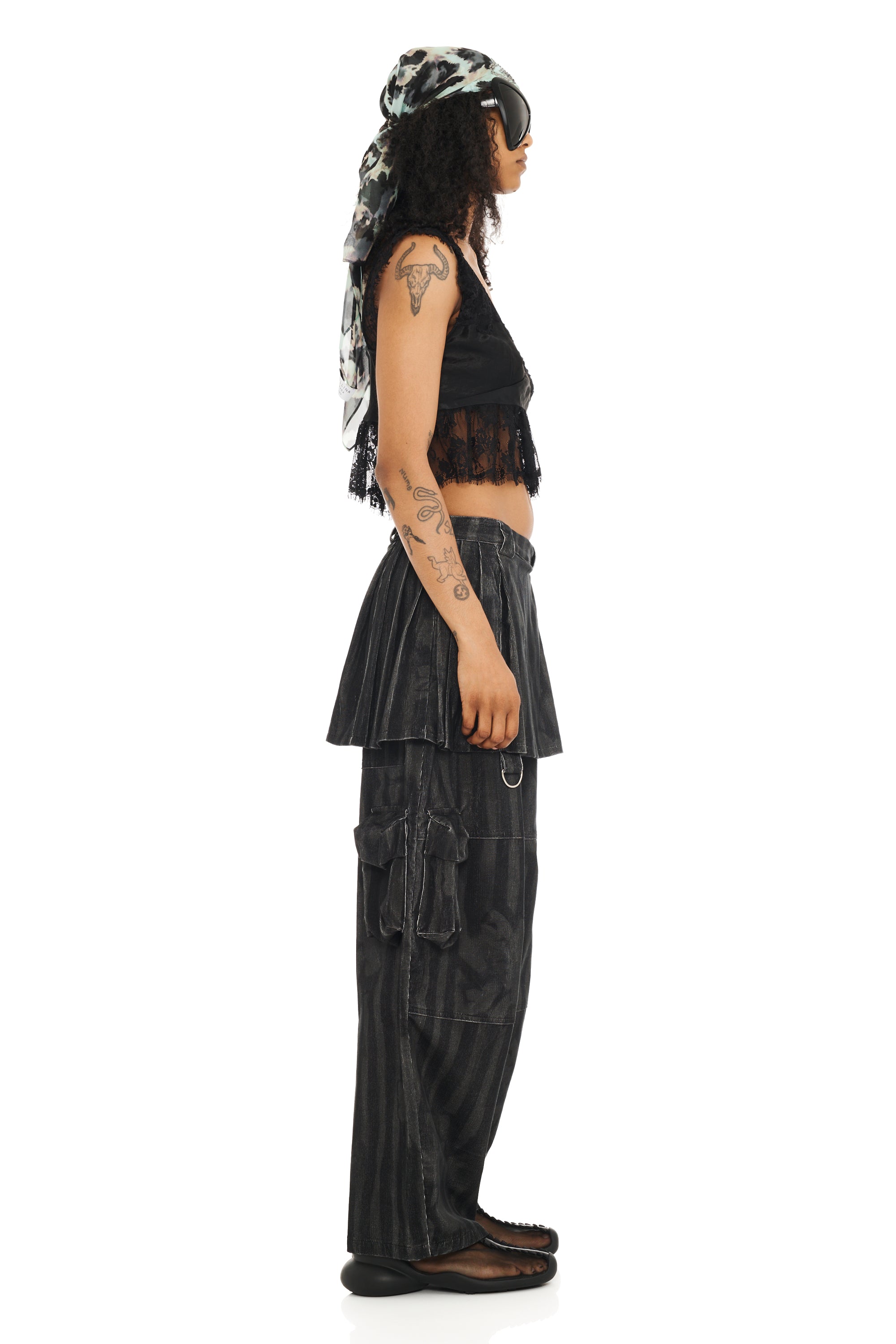 BLACK WAVY FLOWER STRIPE LAWN SKIRT CARGO PANT | Collina Strada