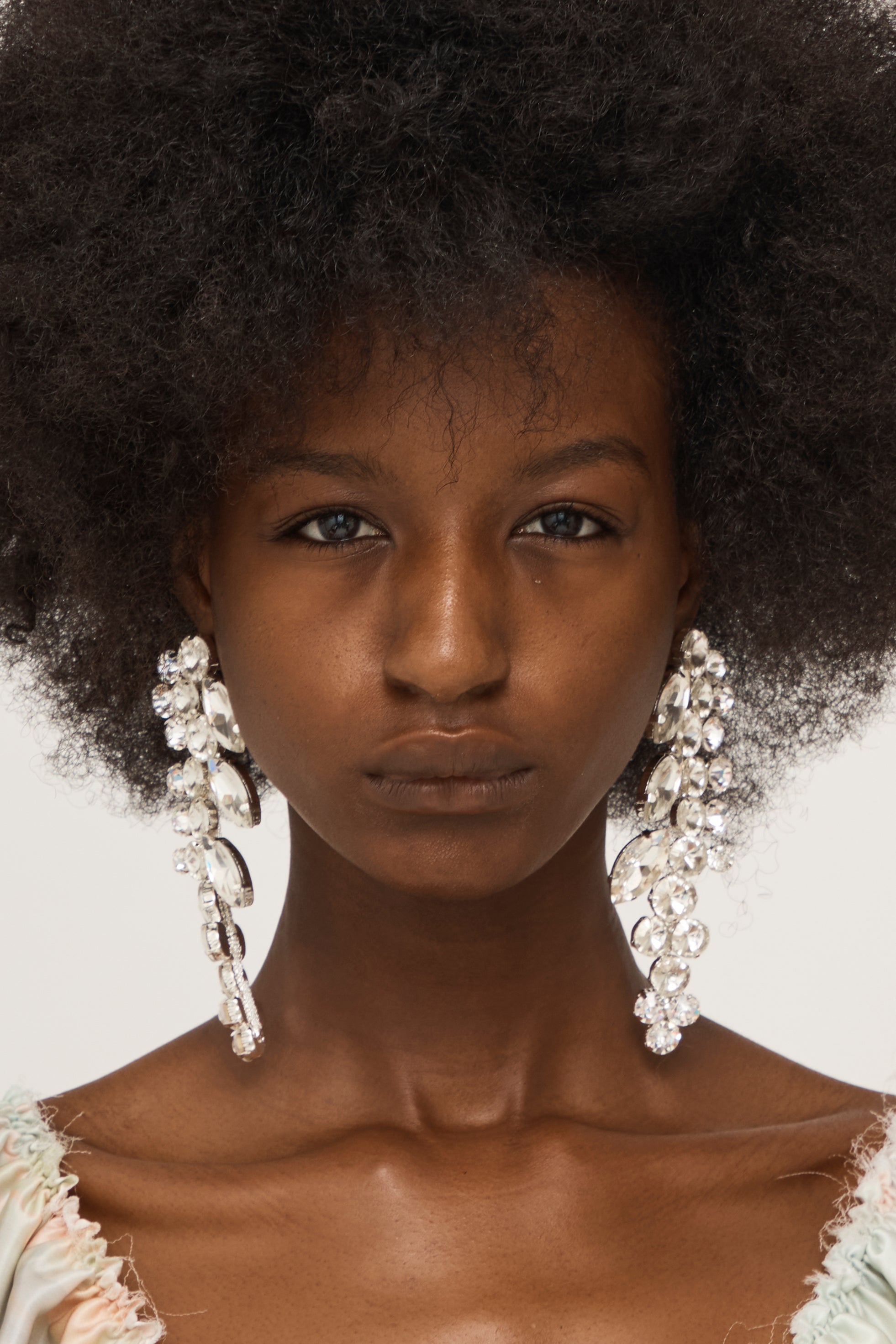 CRYSTAL CLEAR CHANDELIER EARRING