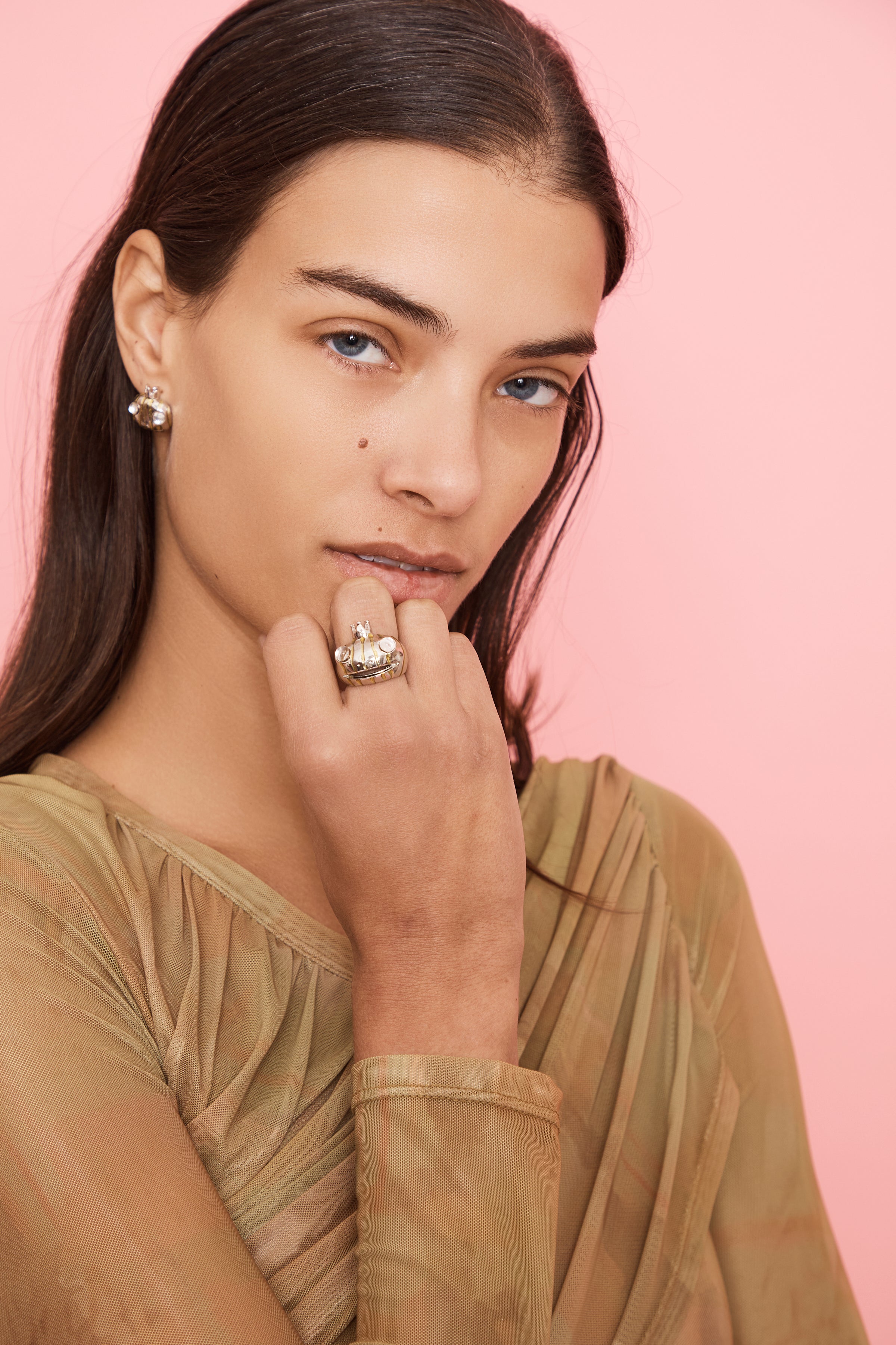 GOLD STRIPE FROG PRINCE STUDS