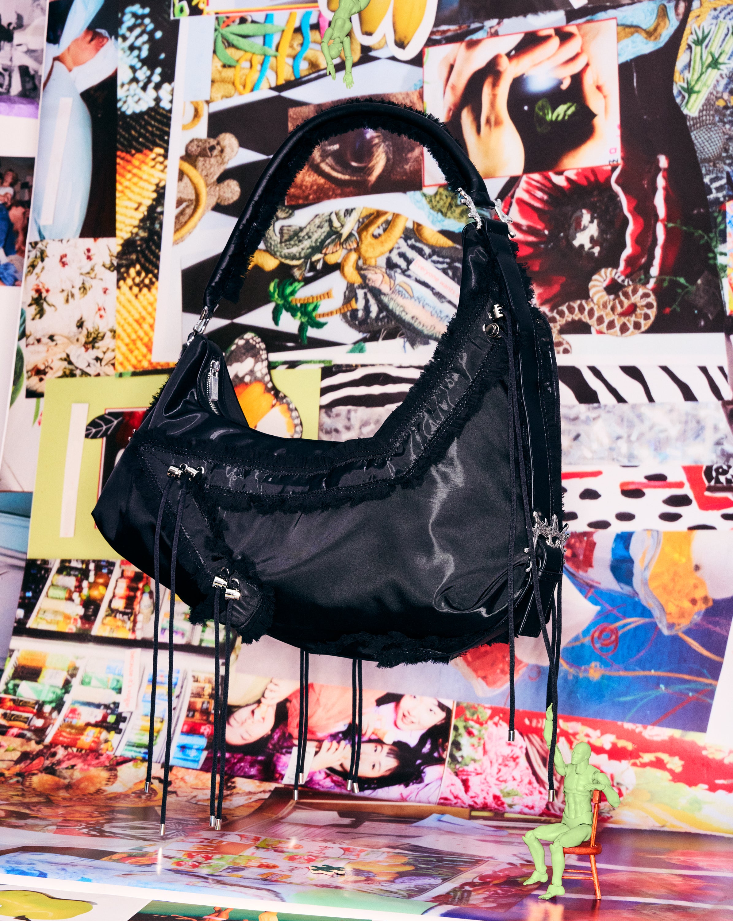 BLACK STAR MUSHY BAG