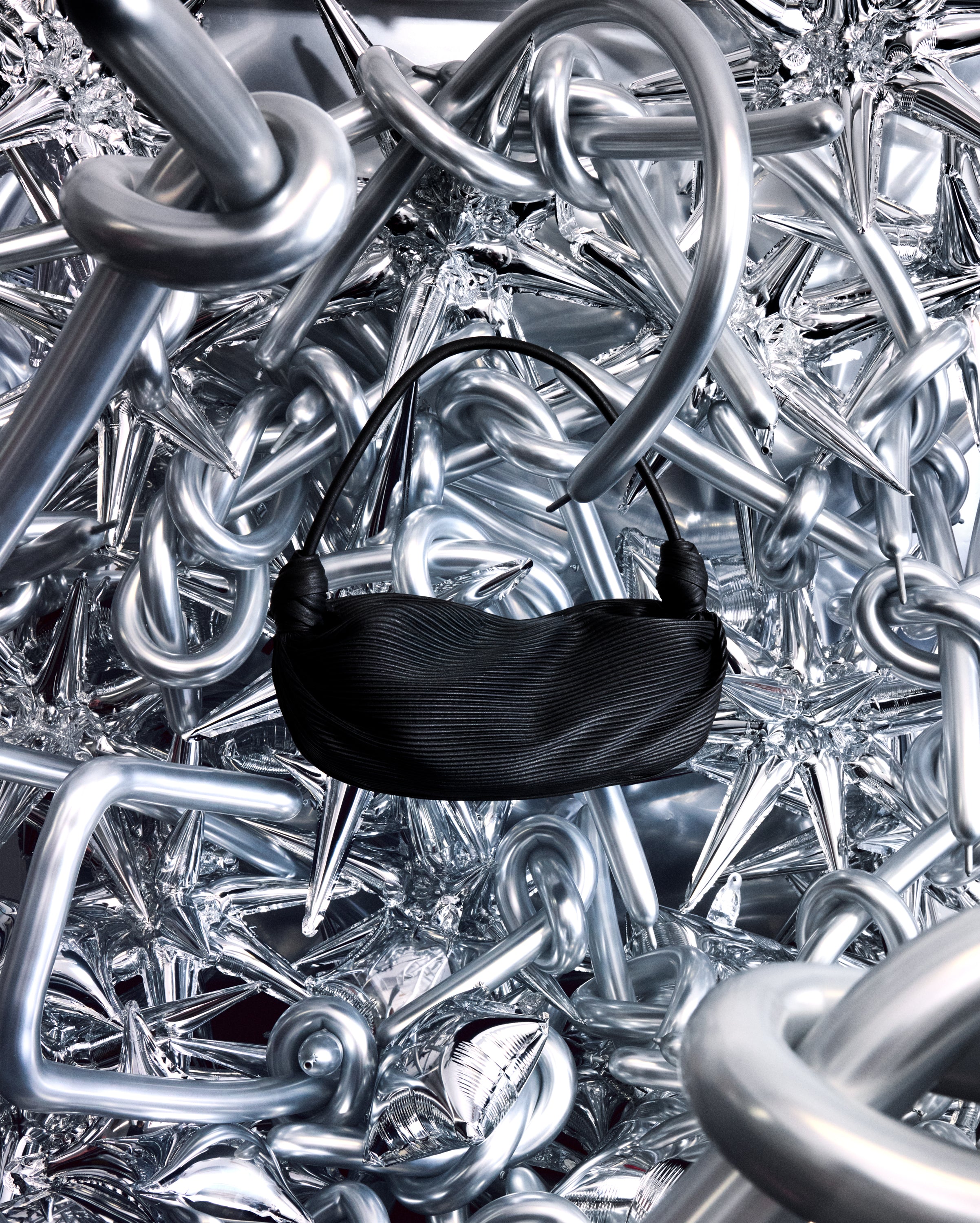 BLACK WAVE KNOT BAG