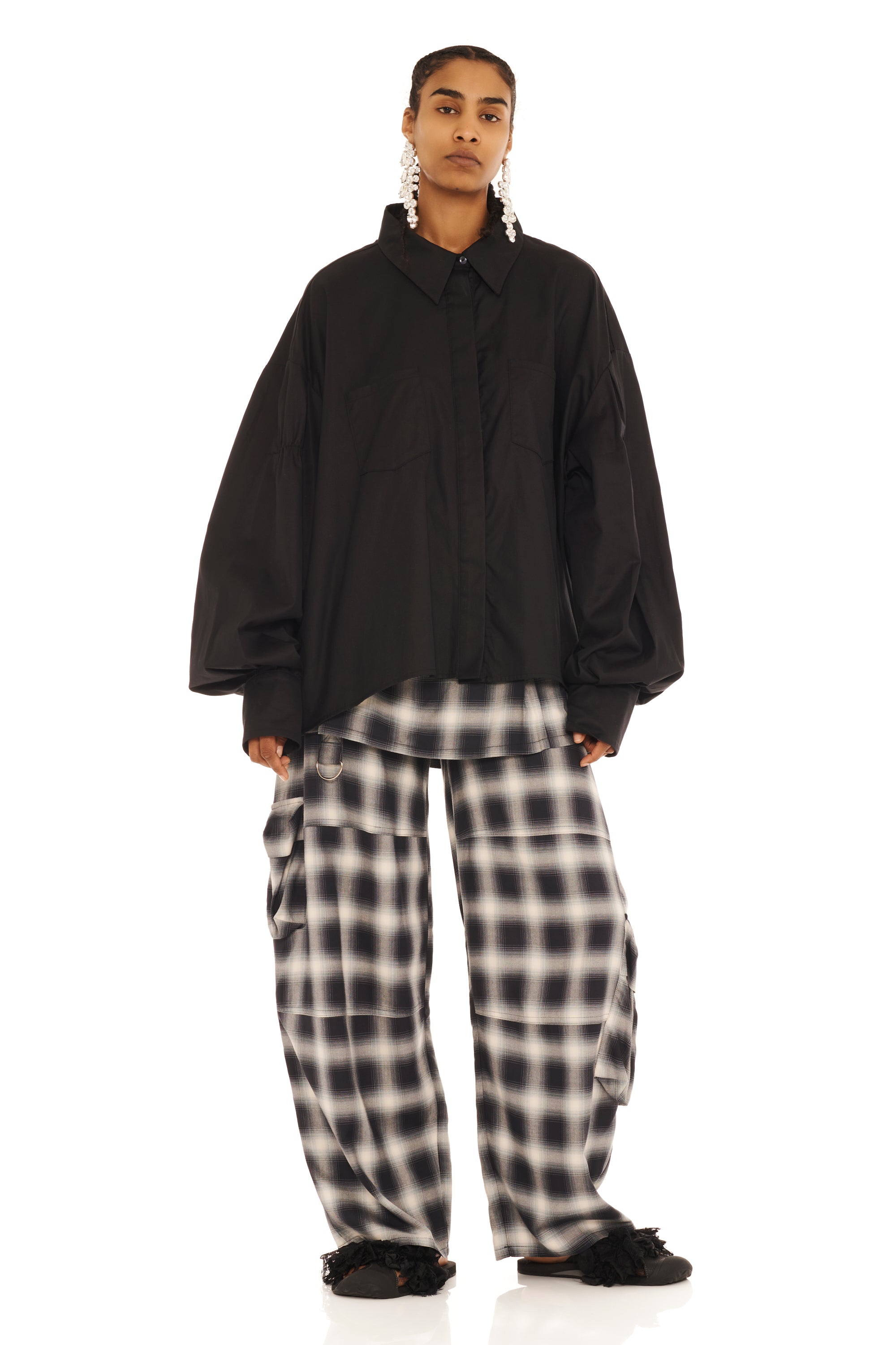 BLACK CHASON BUTTON UP