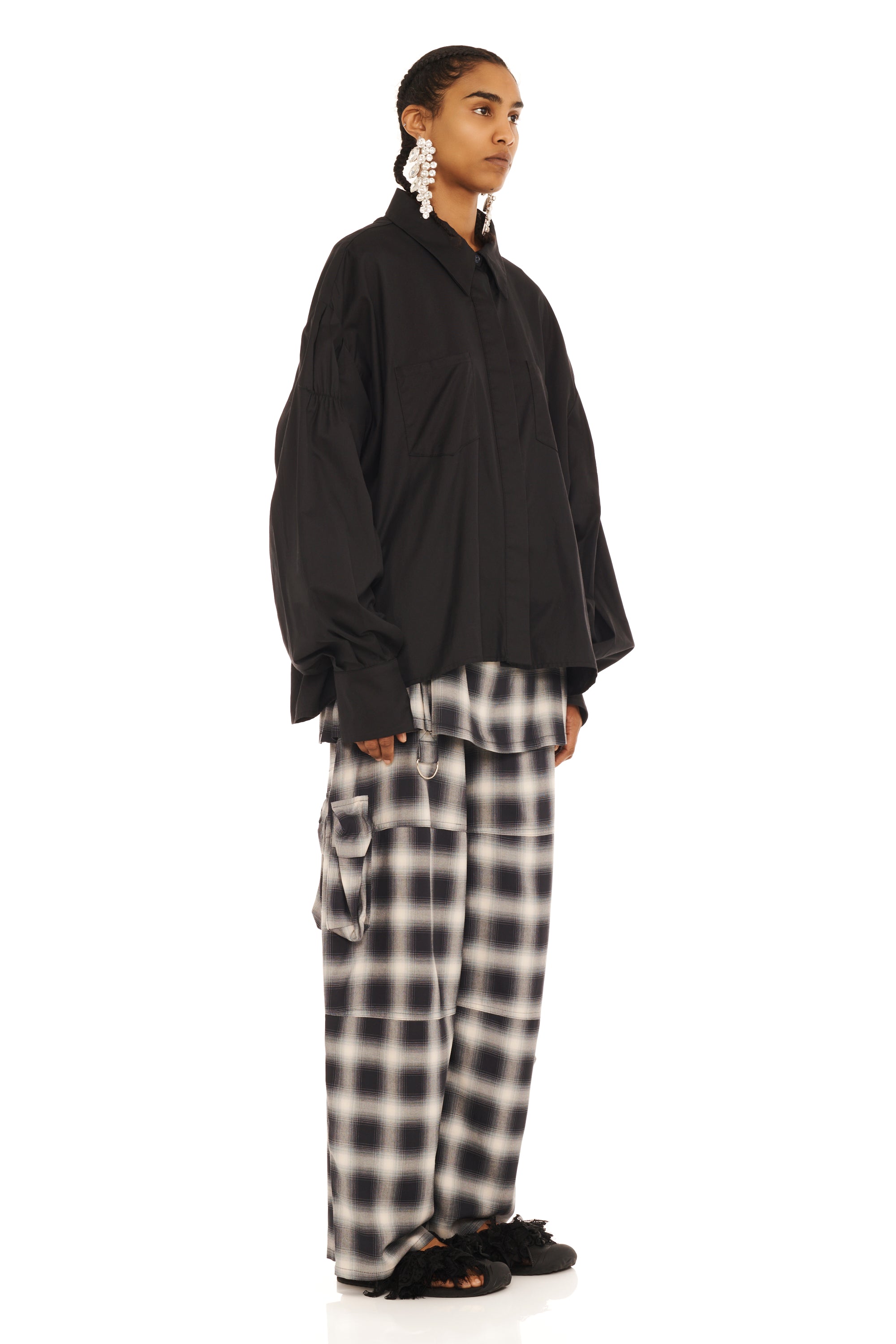 BLACK CHASON BUTTON UP
