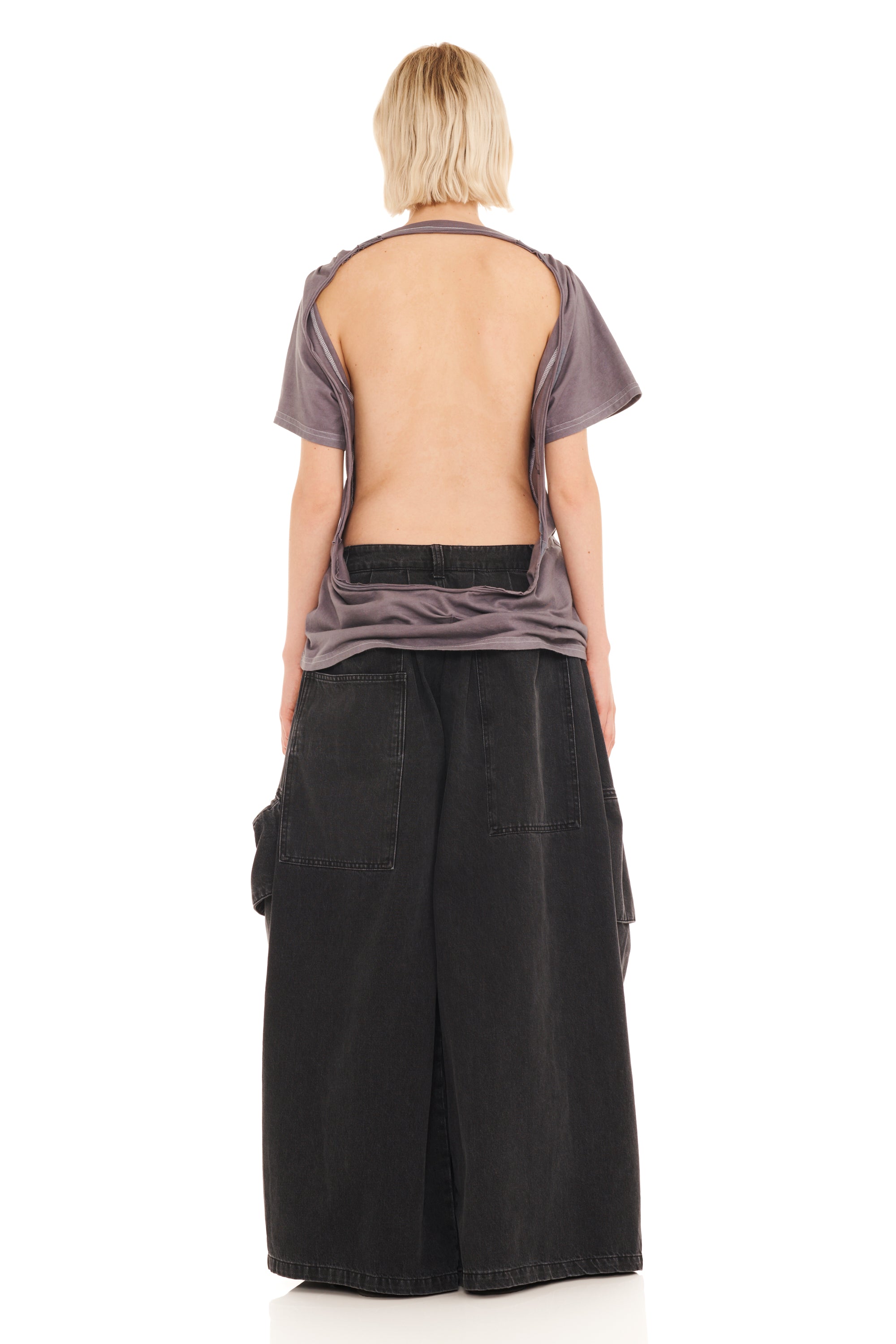CHARCOAL DAISIES HAZEL TEE