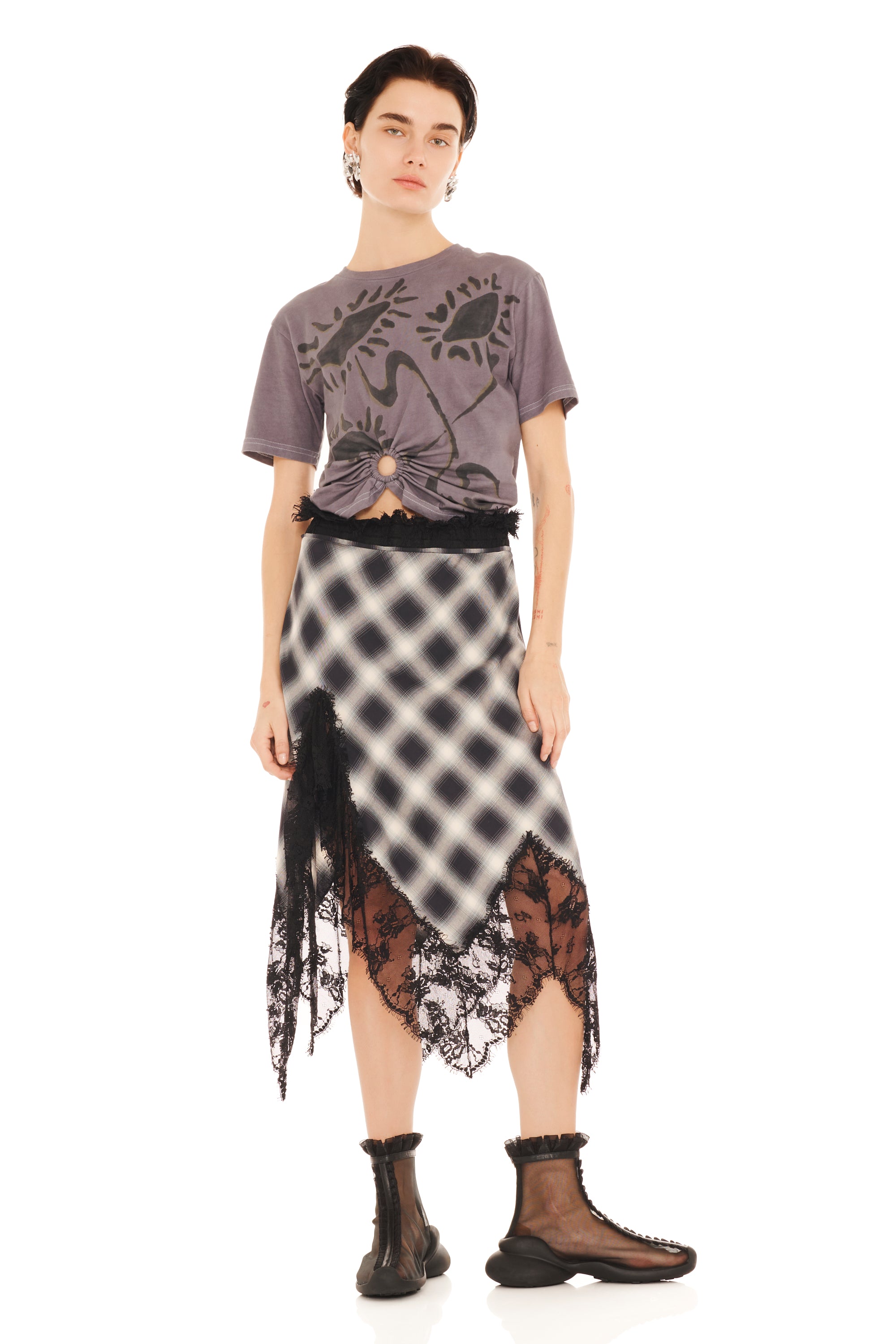 CHARCOAL DAISIES RING TEE