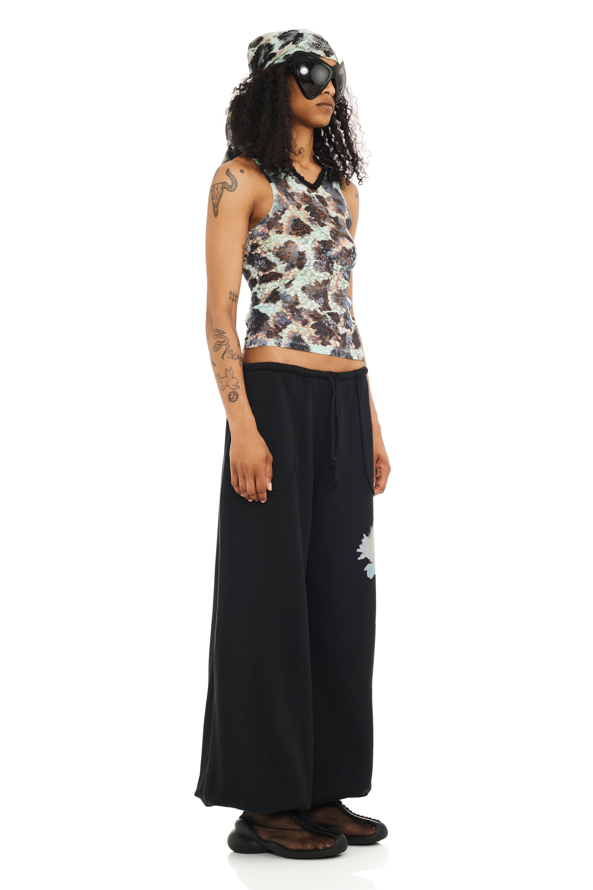 BLACK FLOWER DREAM BALLOON SWEATPANT