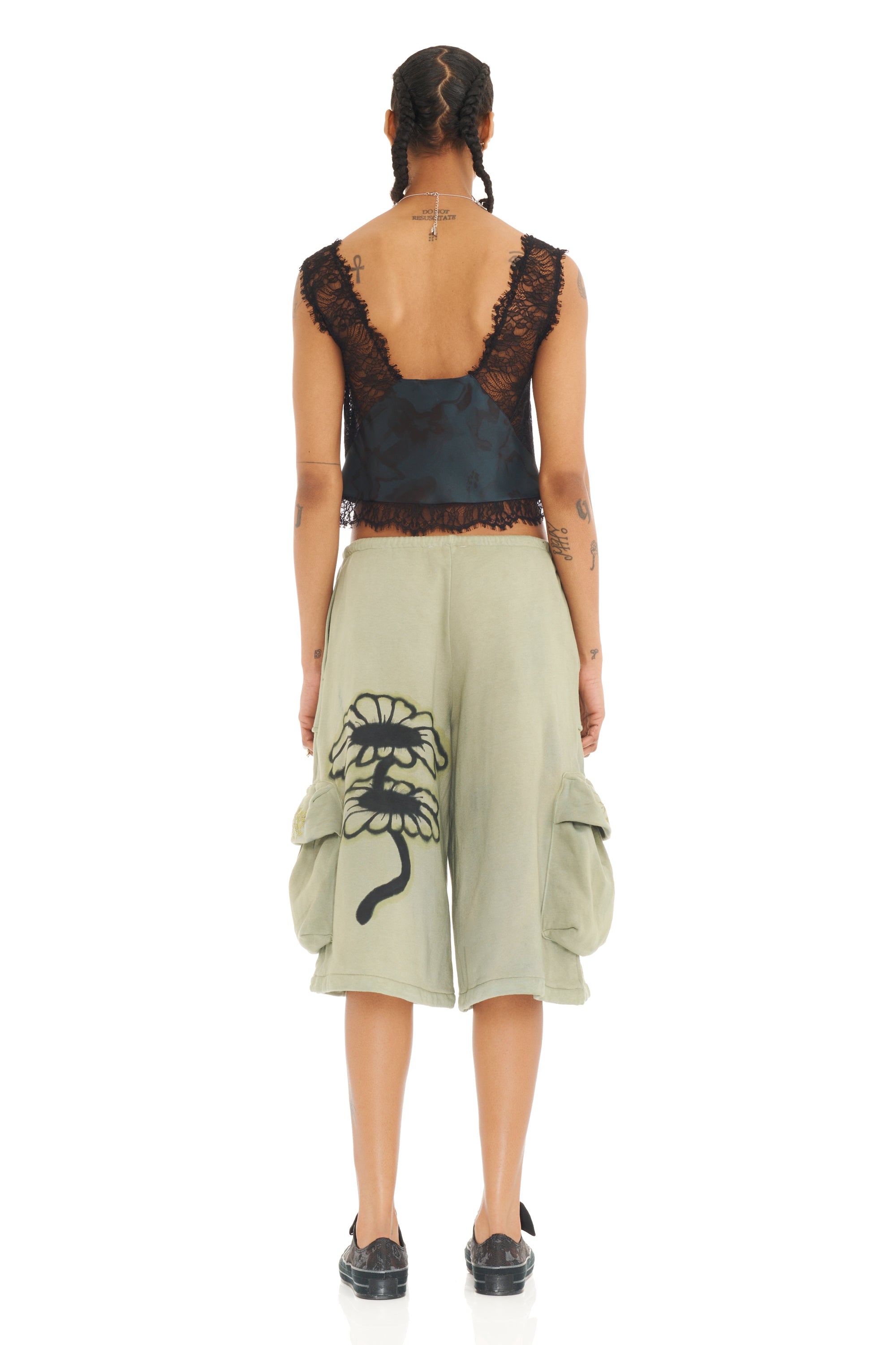 OLIVE TWIN FLOWERS CARGO SWEATSHORTS
