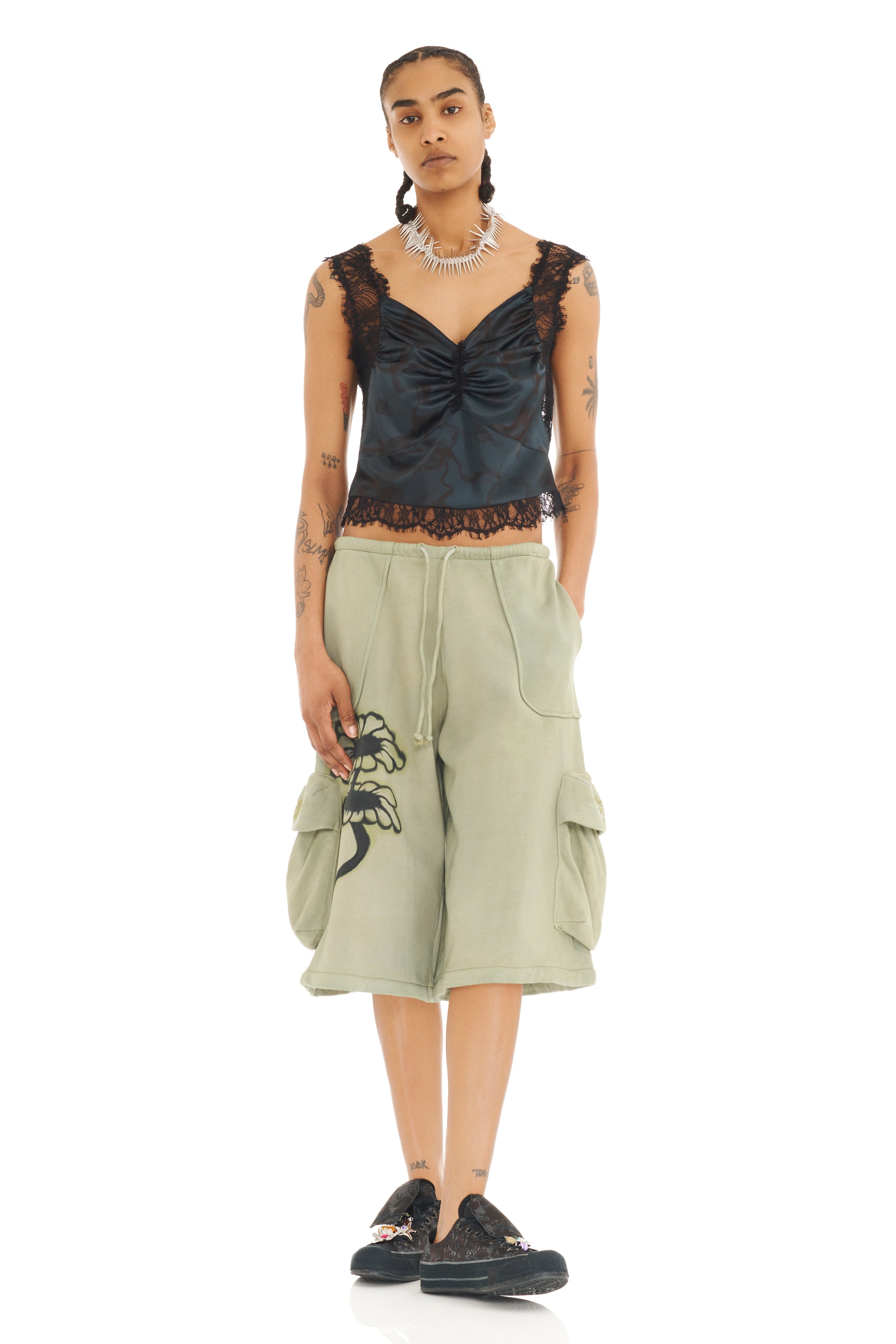 OLIVE TWIN FLOWERS CARGO SWEATSHORTS