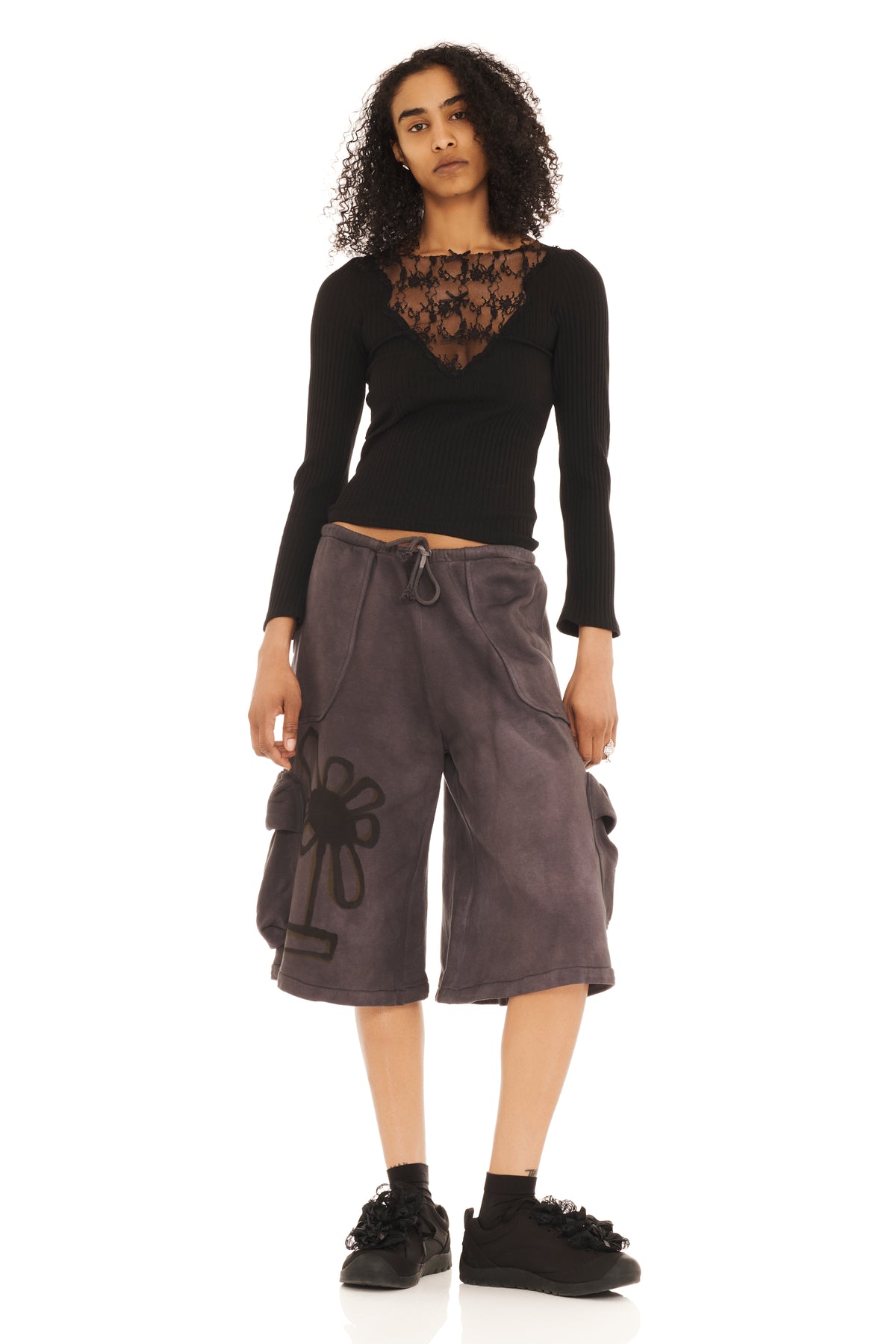 DARK CHARCOAL FLOWER POT CARGO SWEATSHORT
