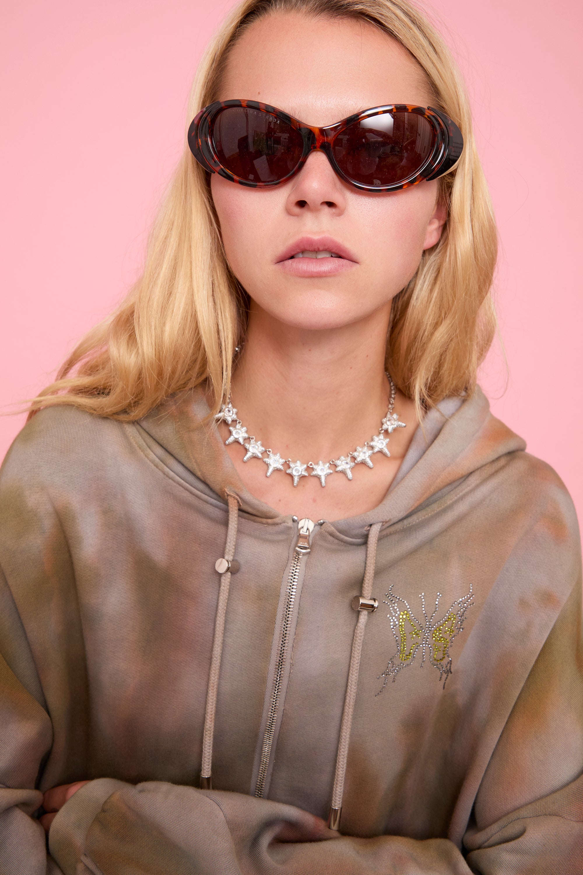 CRYSTAL CLEAR CORAL NECKLACE