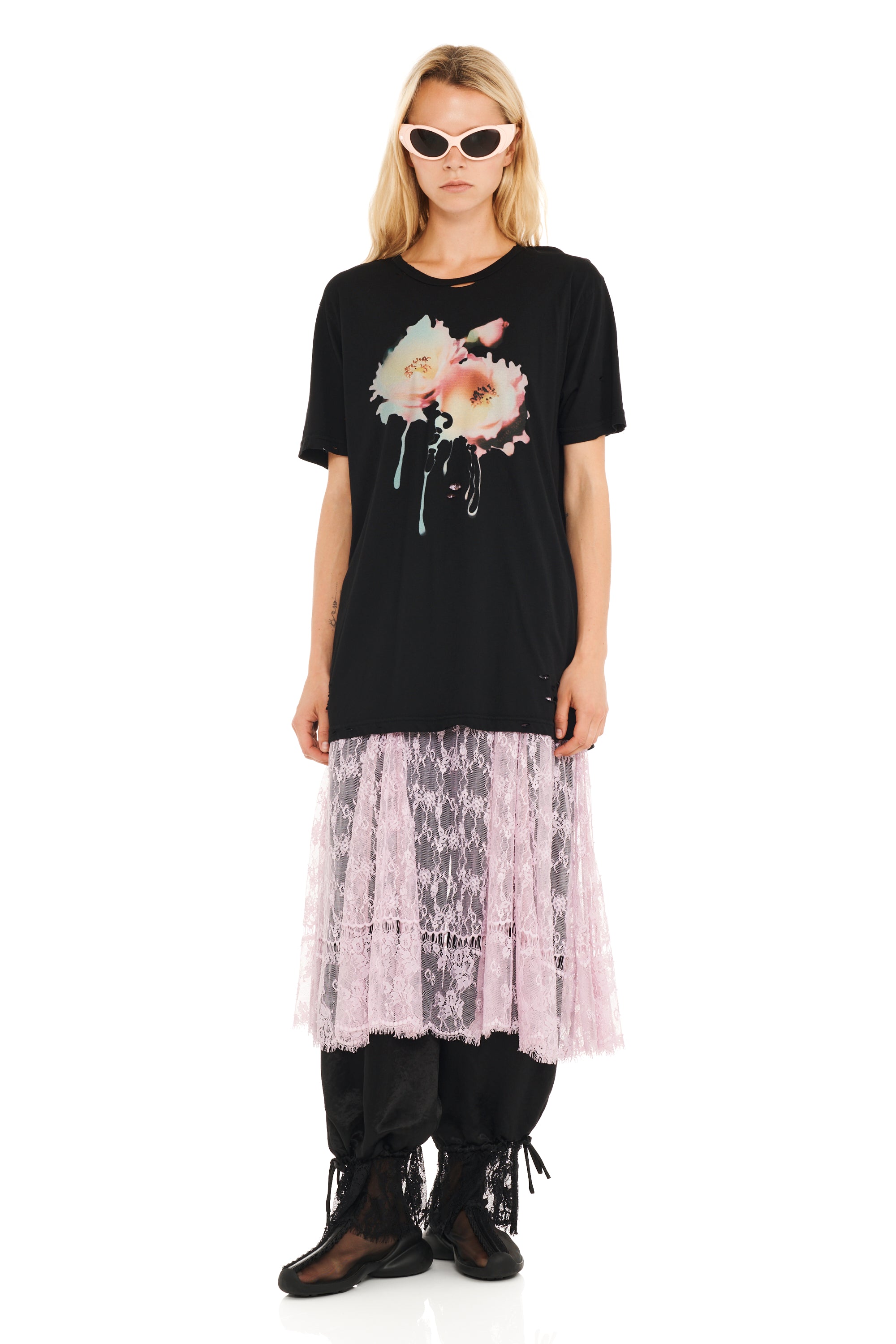 BLACK FLOWER DREAM DISTRESSED GRAPHIC TEE