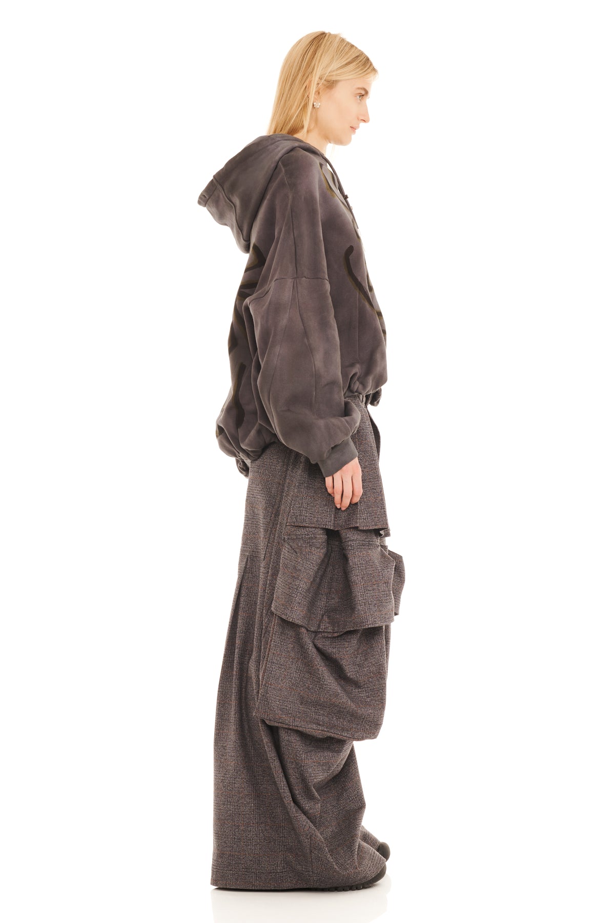 DARK CHARCOAL FLOWER POT GATHERED HOODIE