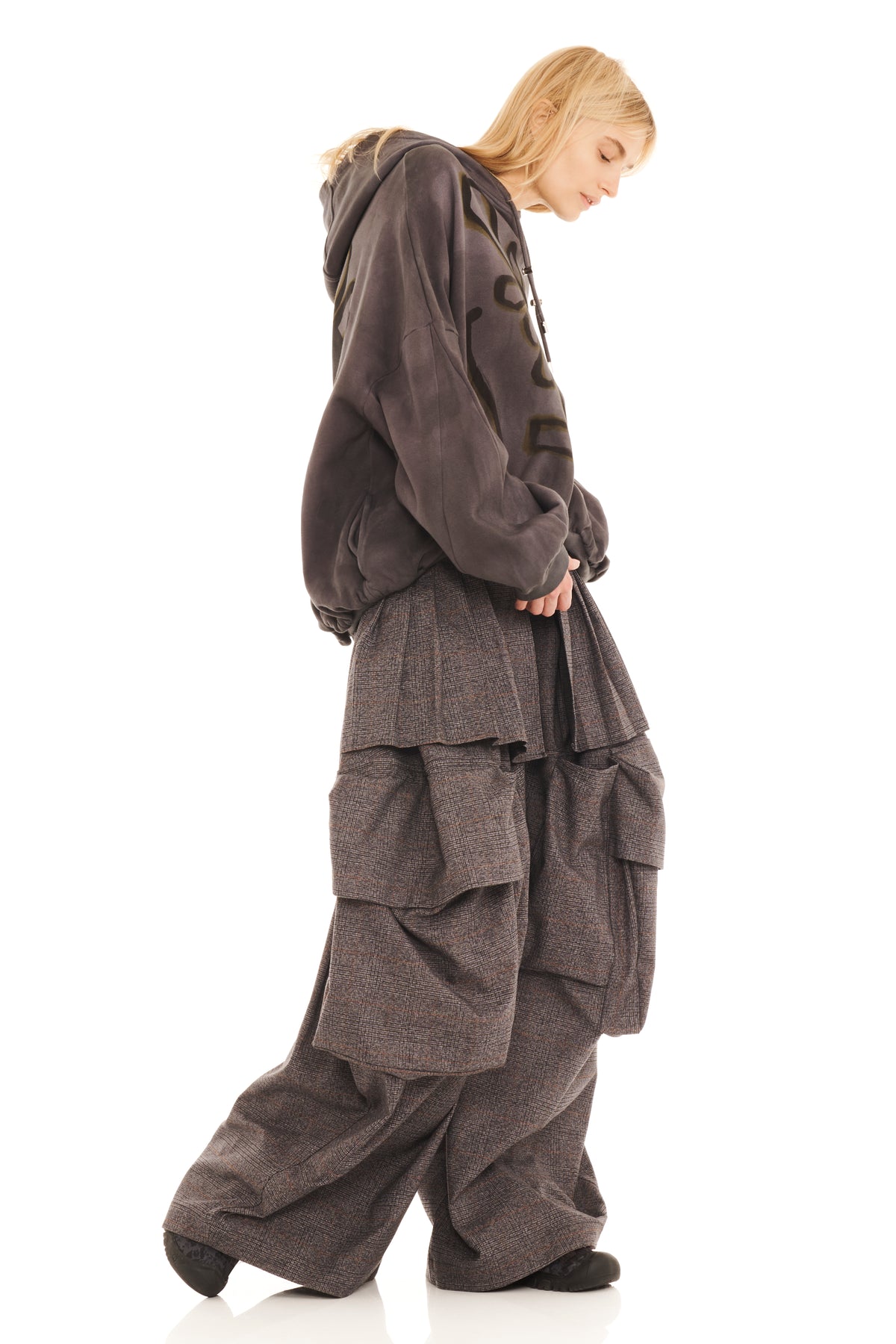 DARK CHARCOAL FLOWER POT GATHERED HOODIE
