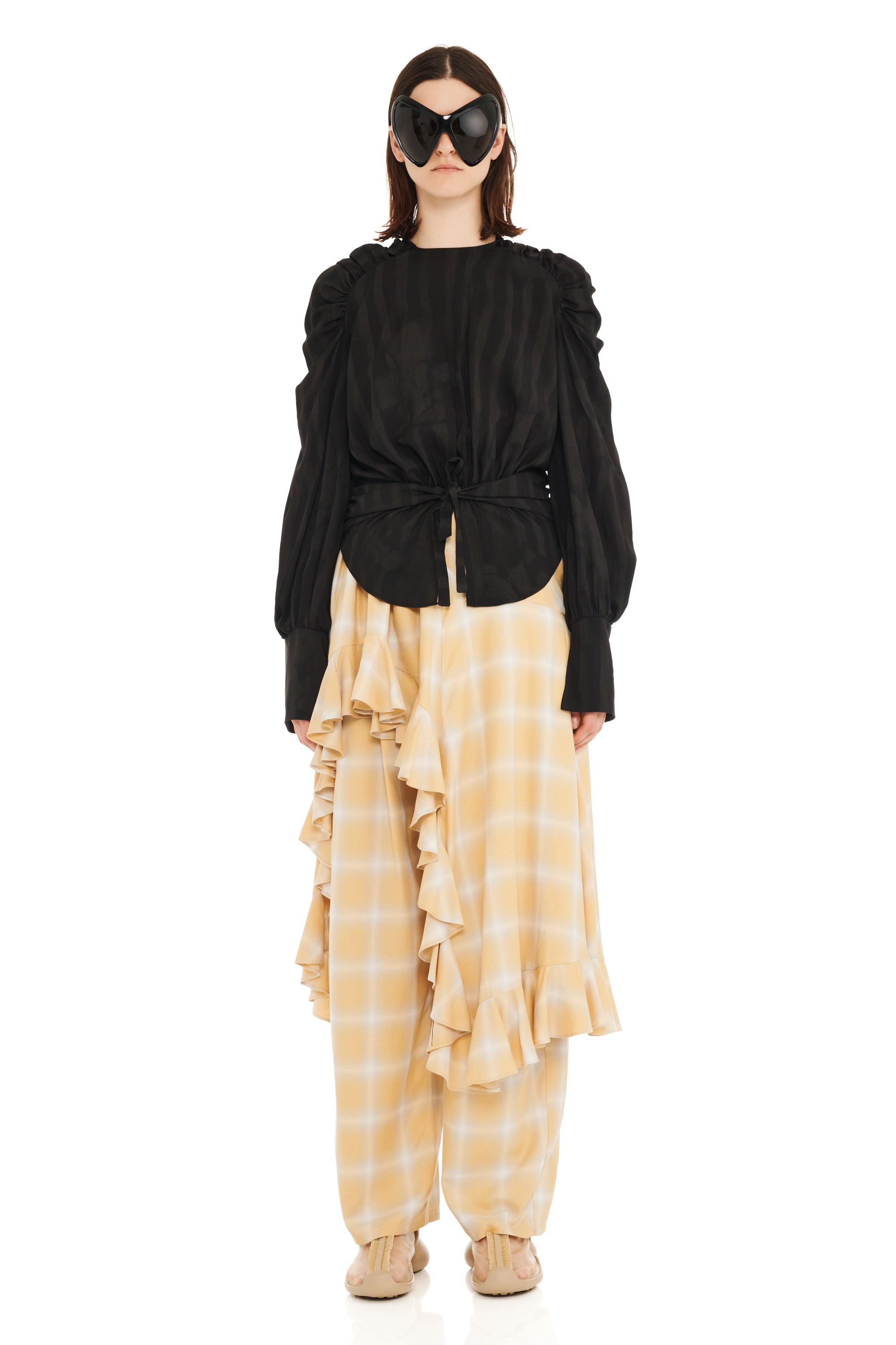 BLACK WAVY FLOWER STRIPE IRIS TOP