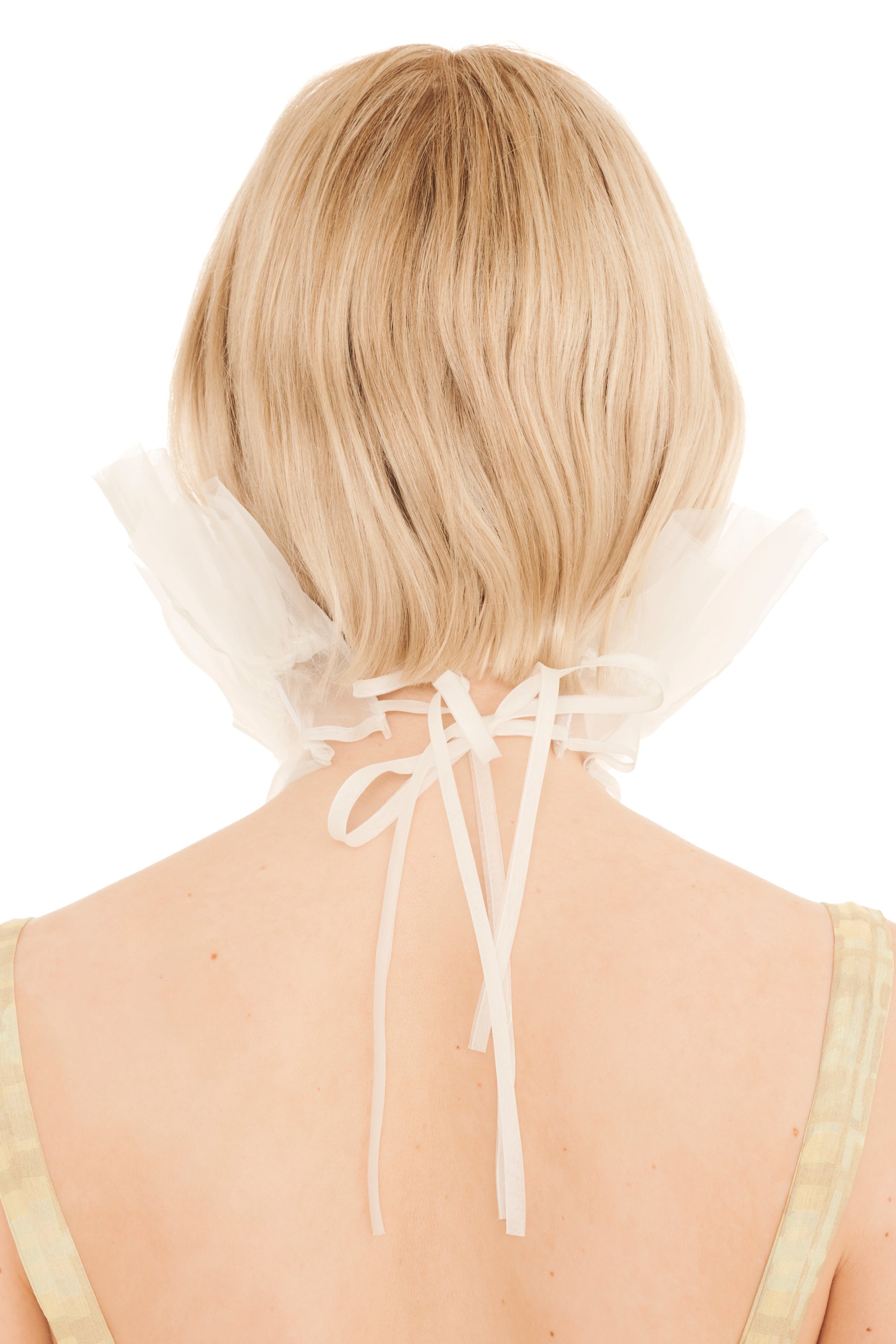 WHITE LESTAT COLLAR